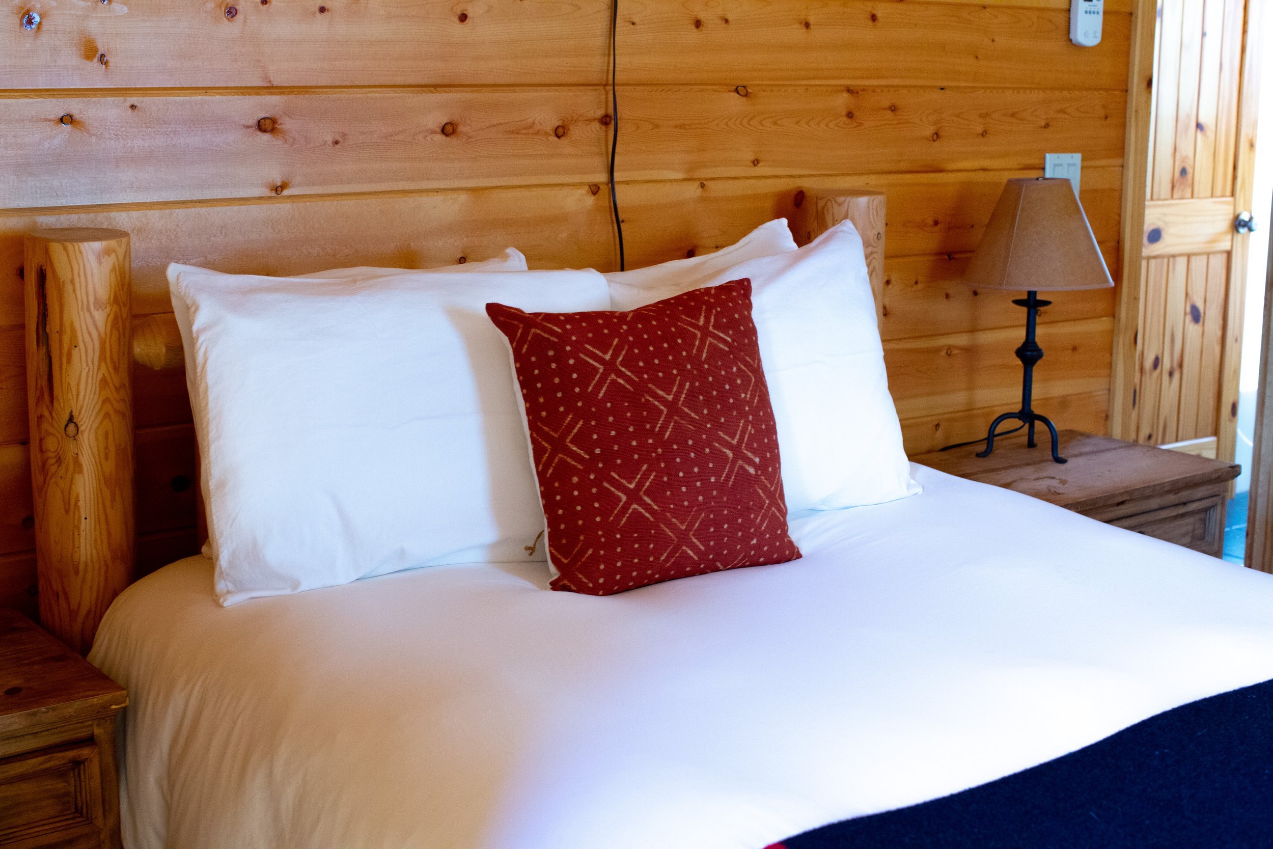 Mountainviewbedroom1-2.jpg