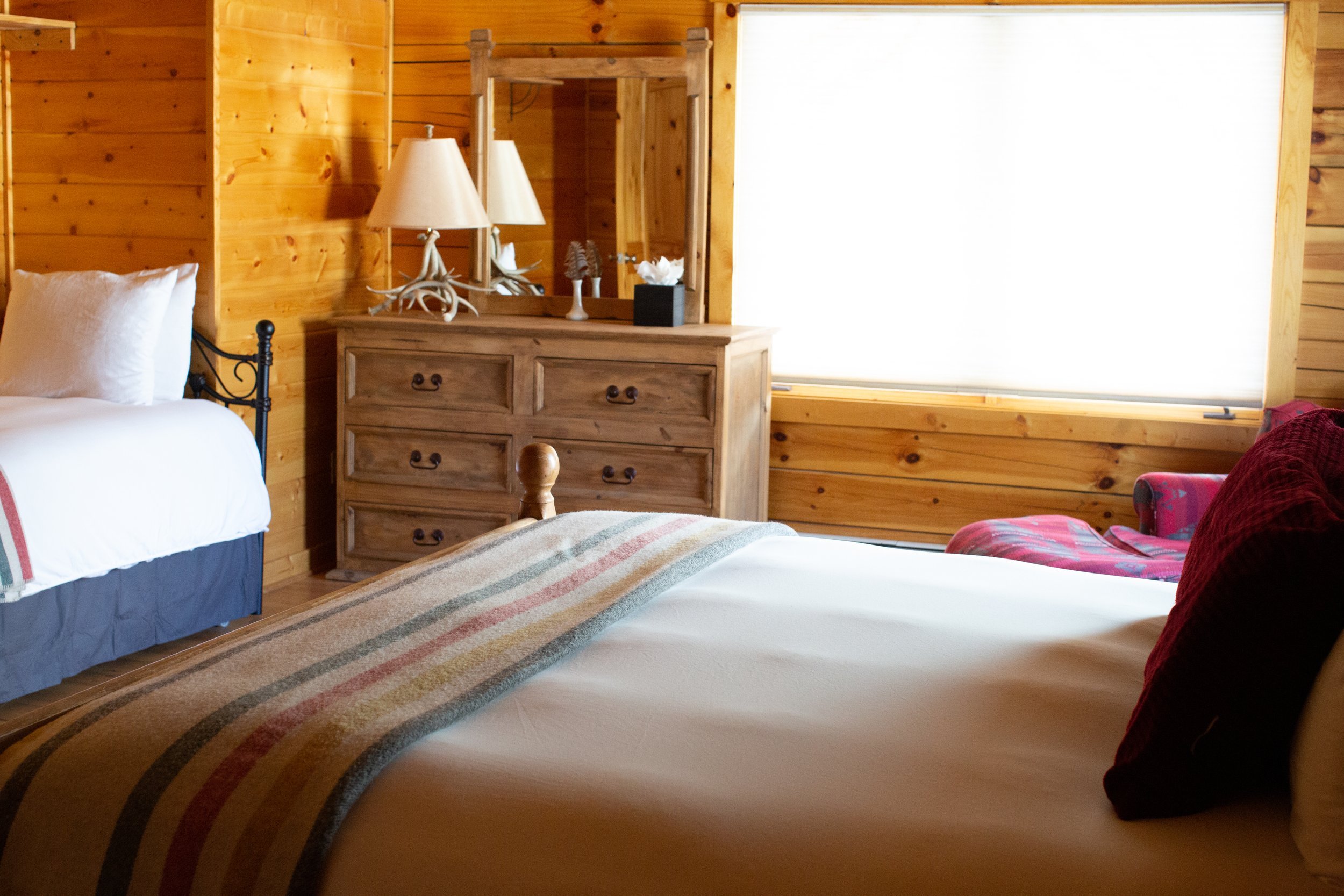 Mountainviewbedroom2-29.jpg
