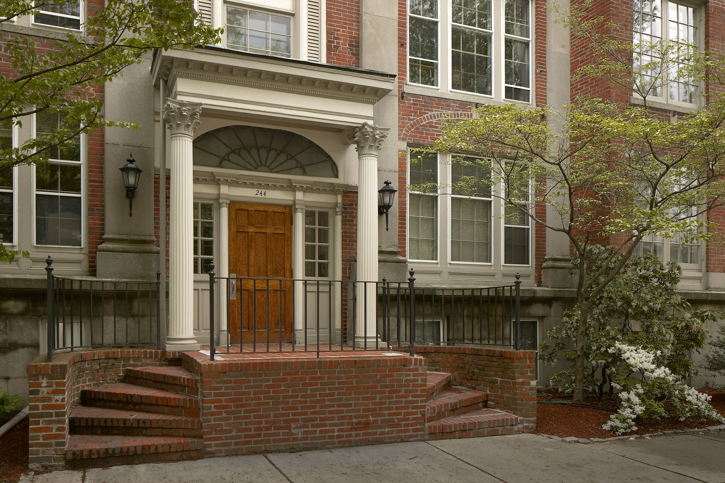 244 Brattle St • Unit 12