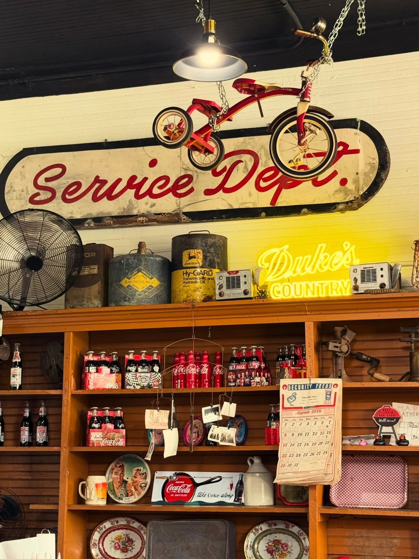 Tasty pulled pork plate at Friendsville's @small.townbbq this afternoon.

Great place not far from Lenoir City and Maryville with a super friendly staff, gluten-free options, and a huge selection of homemade sauces!