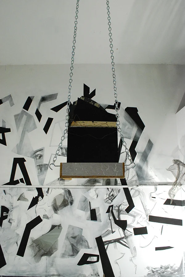 hangmirrorWEB.jpg