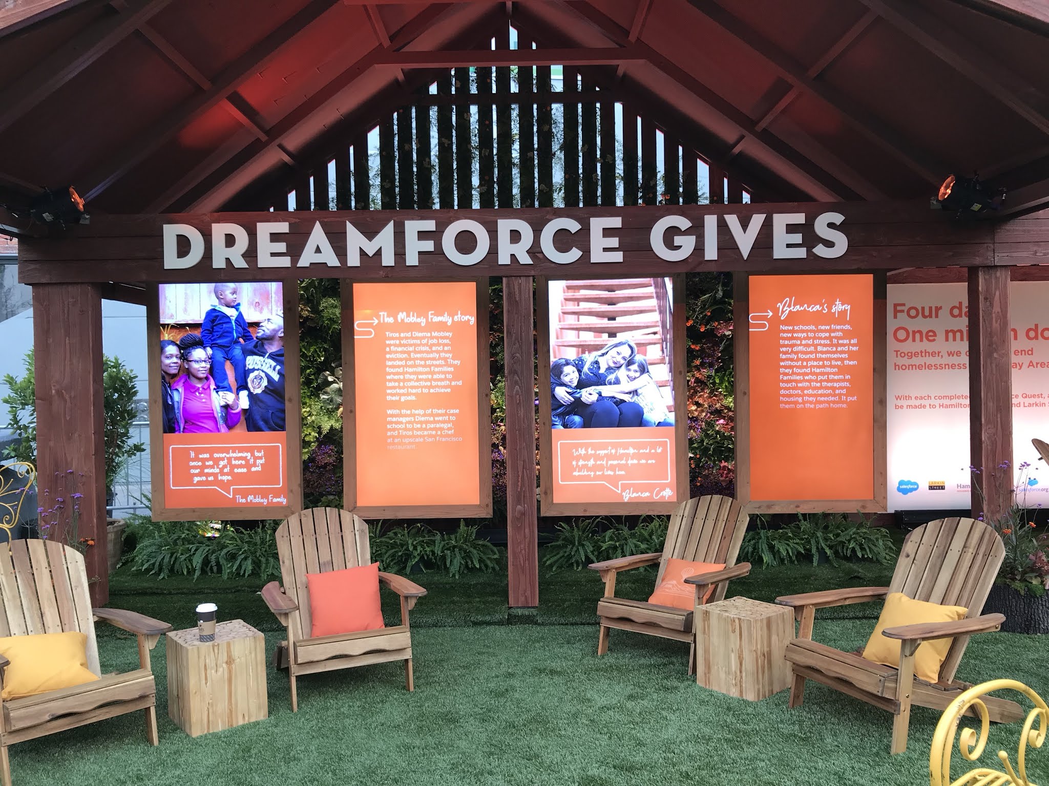 Dreamforce Gives 2018 - Salesforce.org booth