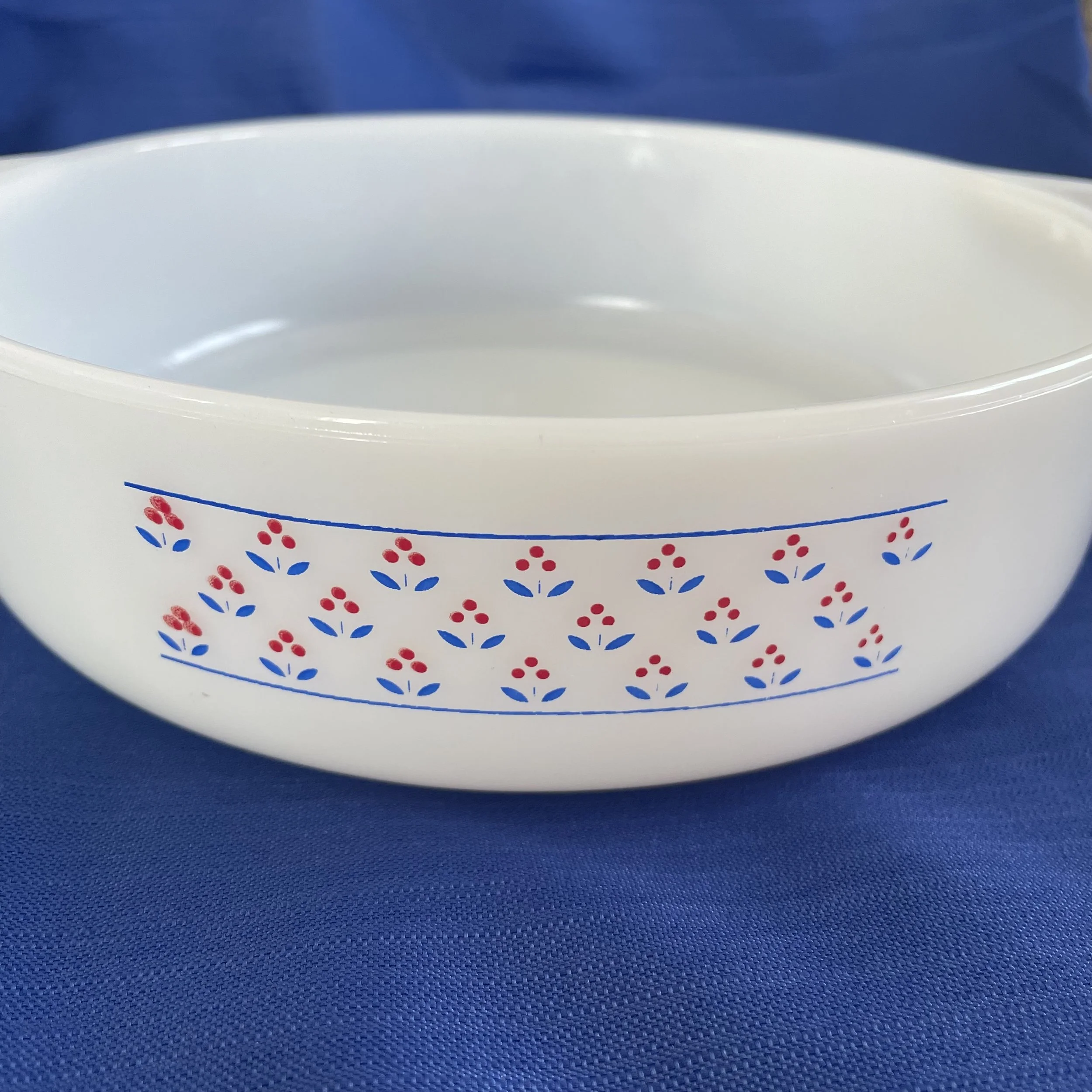 Vintage Pyrex Brittany Blue Casserole 1.jpeg