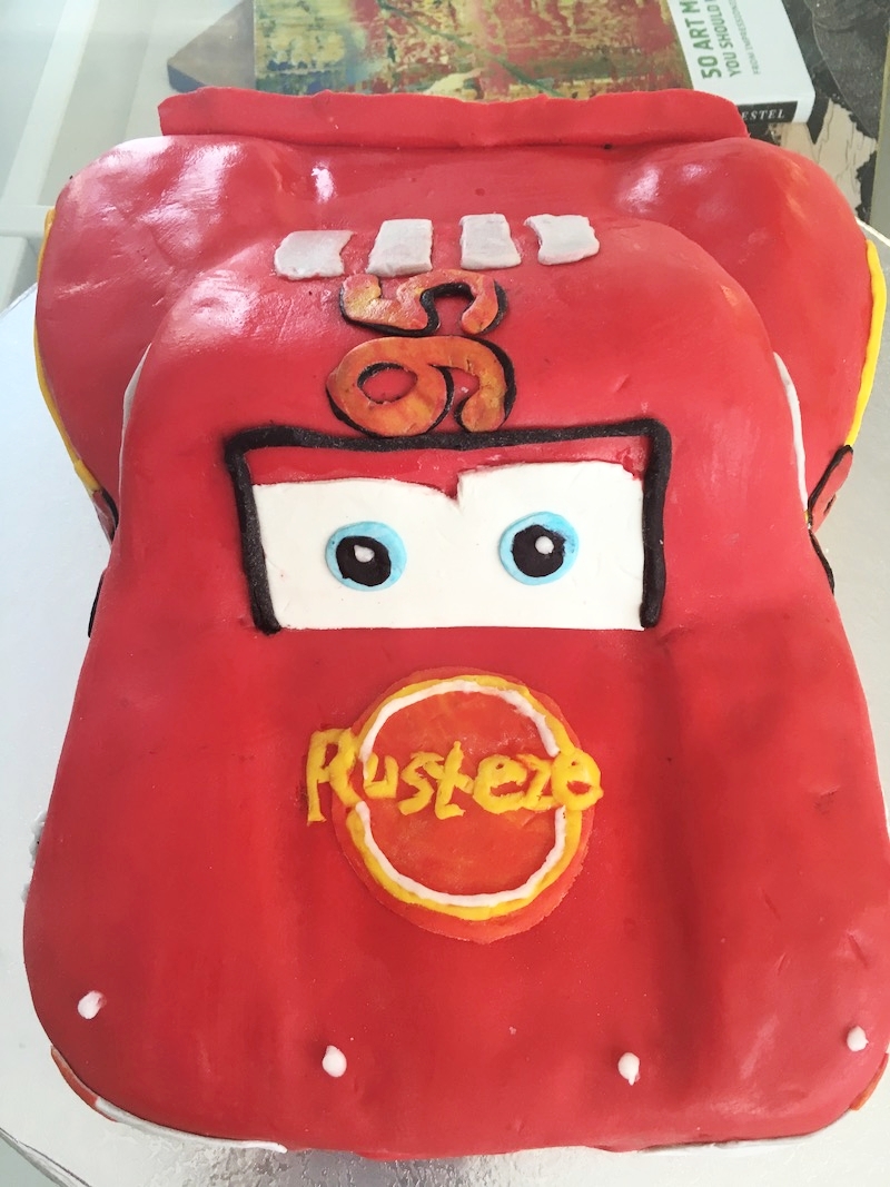 How-to Lightning McQueen Cake