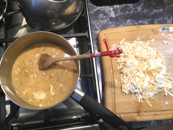 Beer Pretzels with Beer Cheese Sauce