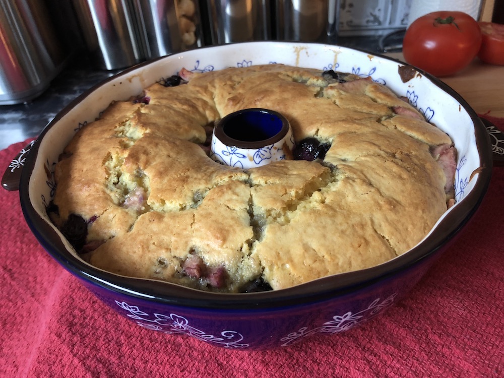 apple-blueb cakeIMG_3612 2.JPG