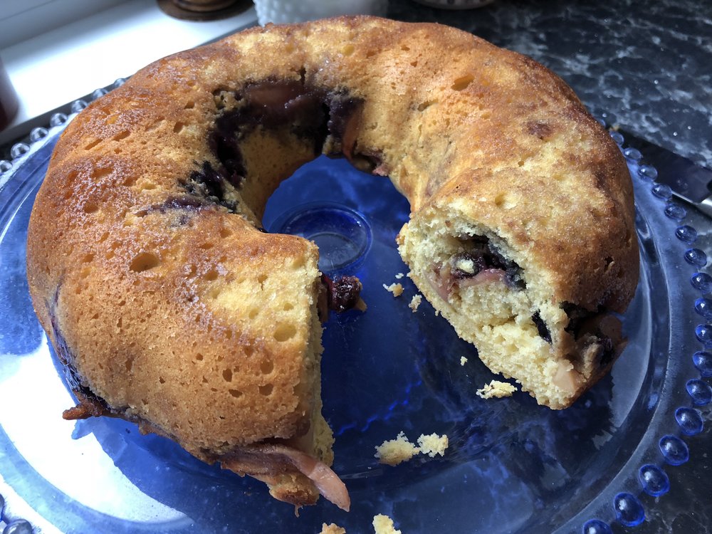 apple-blueb cakeIMG_0750.JPG