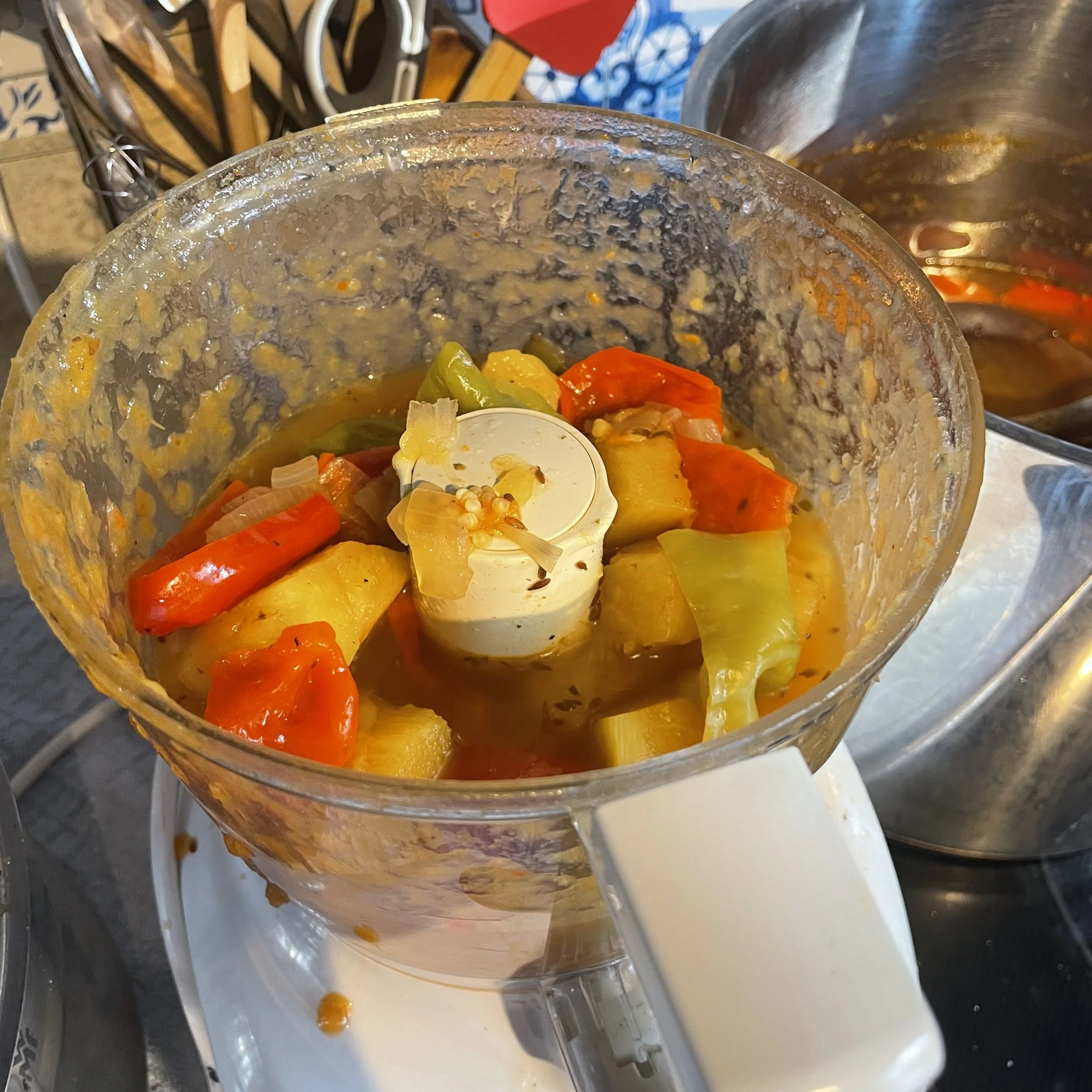 Pureeing Habanero Pimento de Neyde and Pineapple Hot Sauce