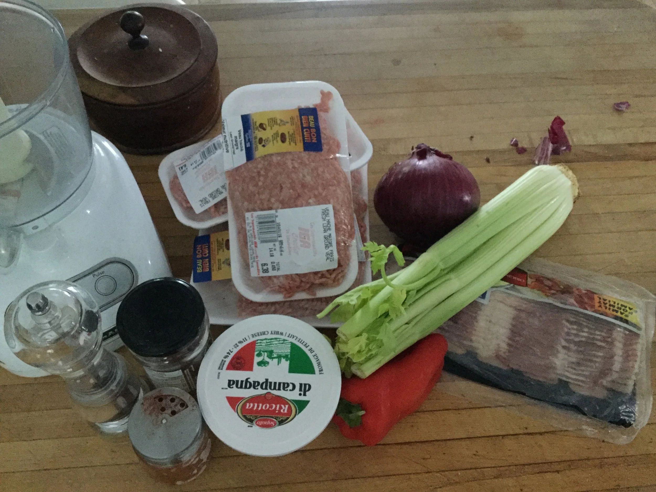 Bacon wrapped meatloaf ingredients 1.jpg