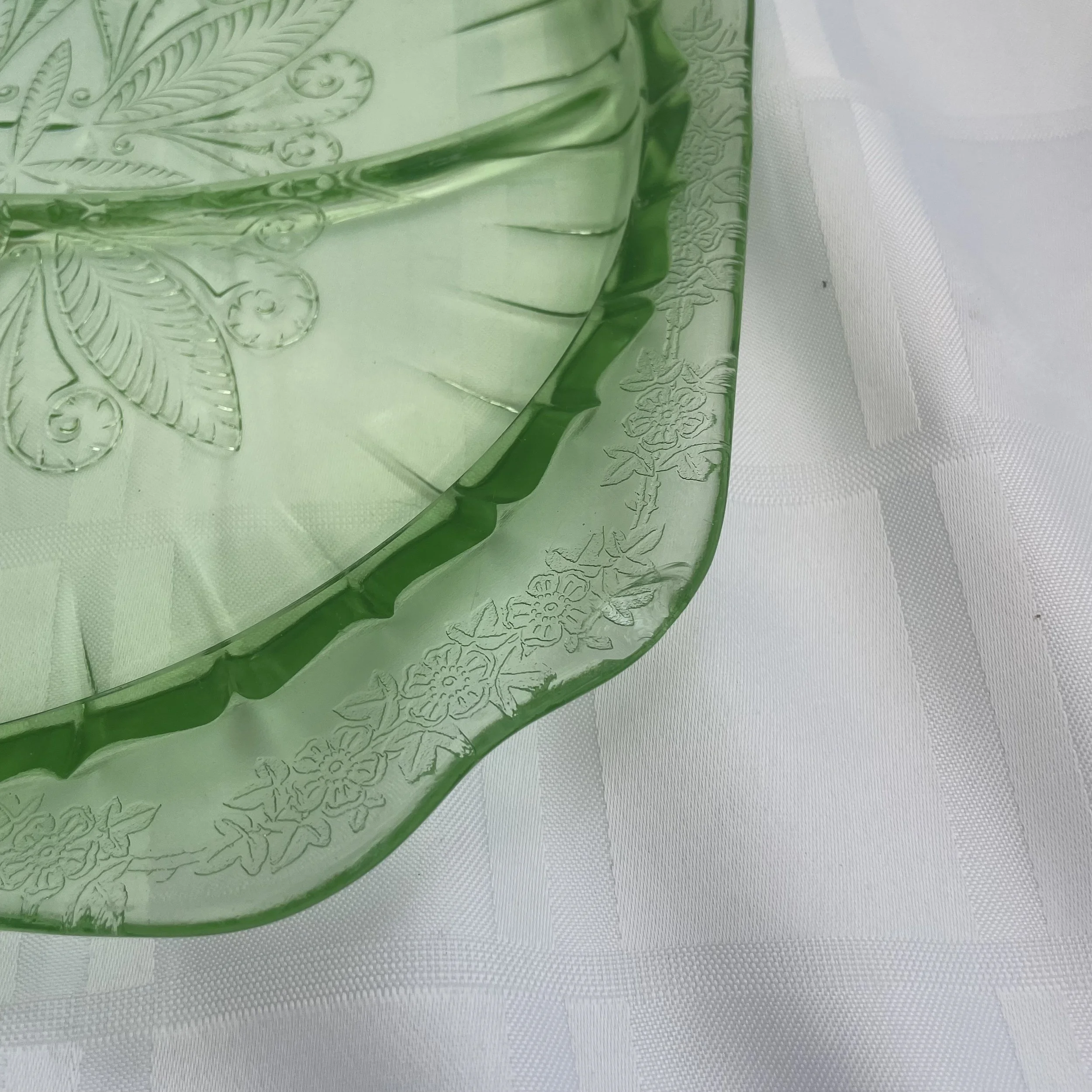 Green Uranium Glass 3-Compartment Relish Tray 6.jpeg