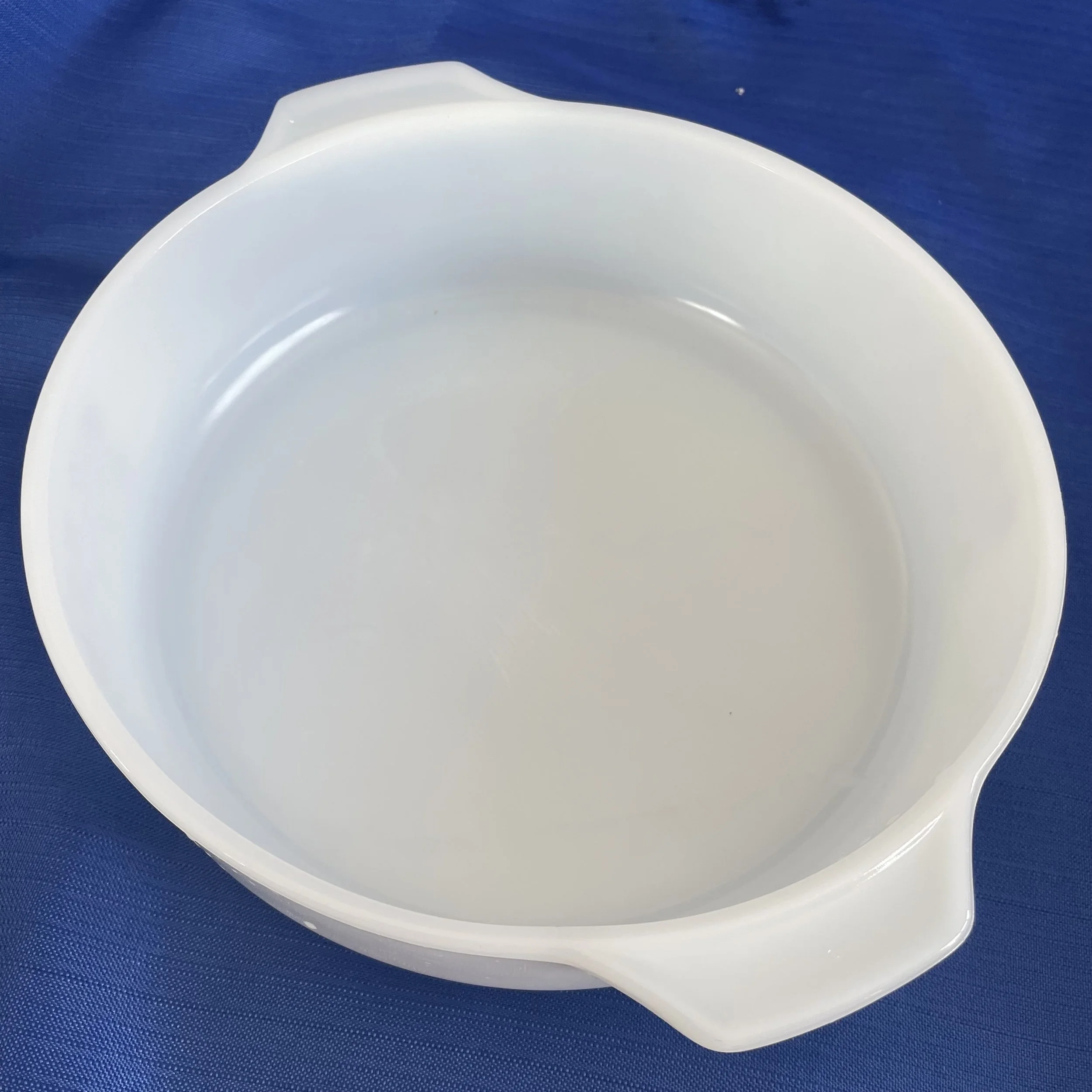 Vintage Pyrex Brittany Blue Casserole 3.jpeg