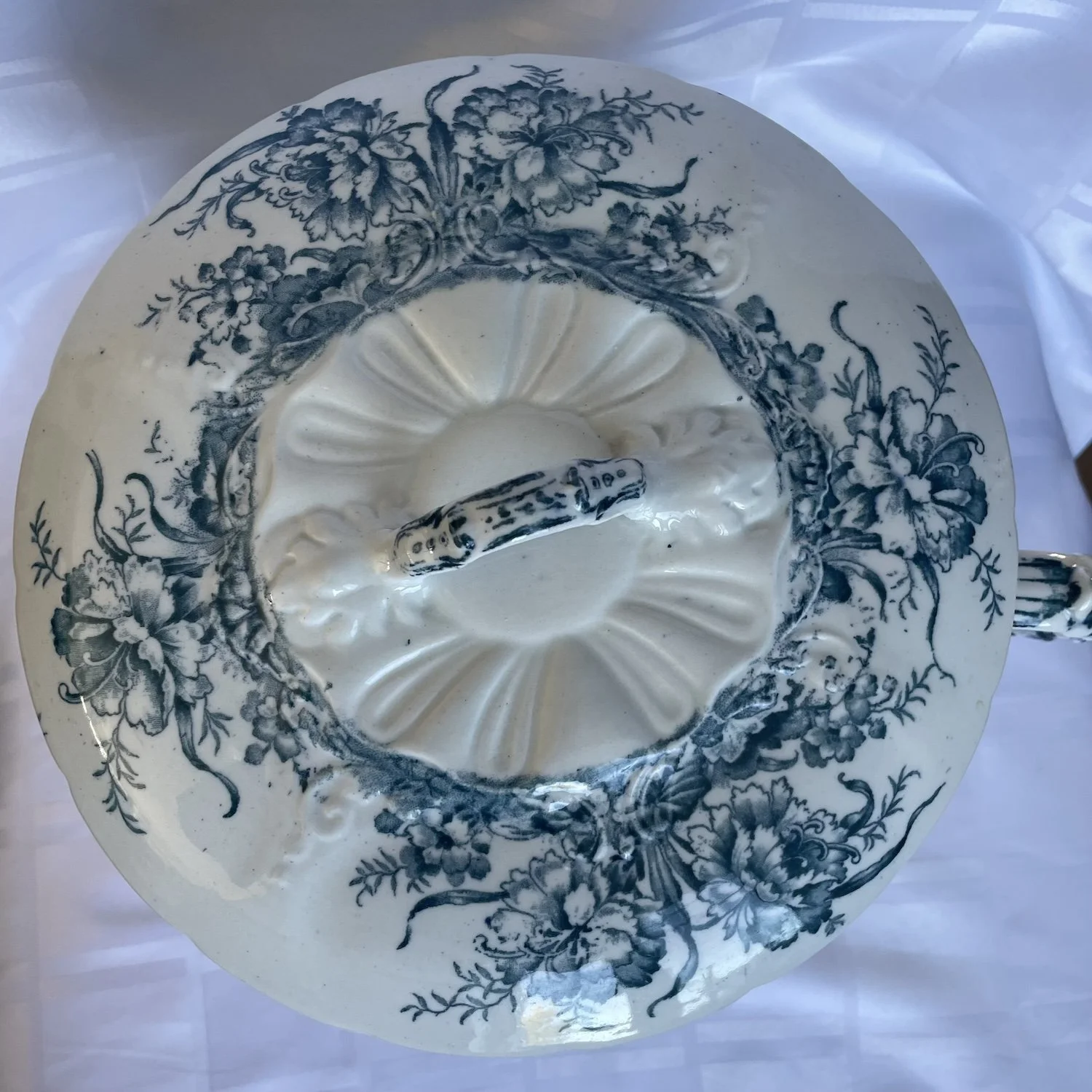 Antique Dudson, Wilcox & Till “Carnation” Tureen 1.jpeg