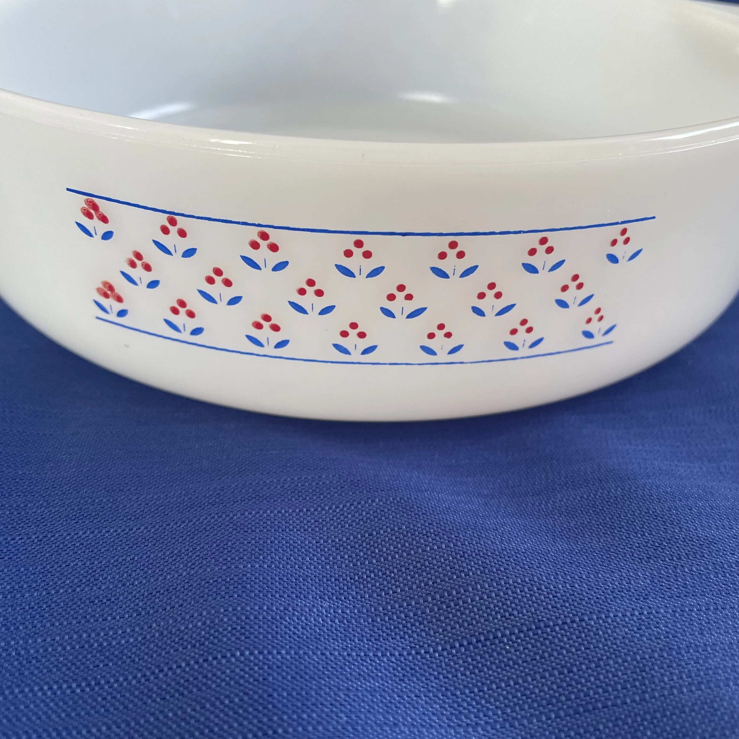Vintage Pyrex Brittany Blue Casserole 2.jpeg