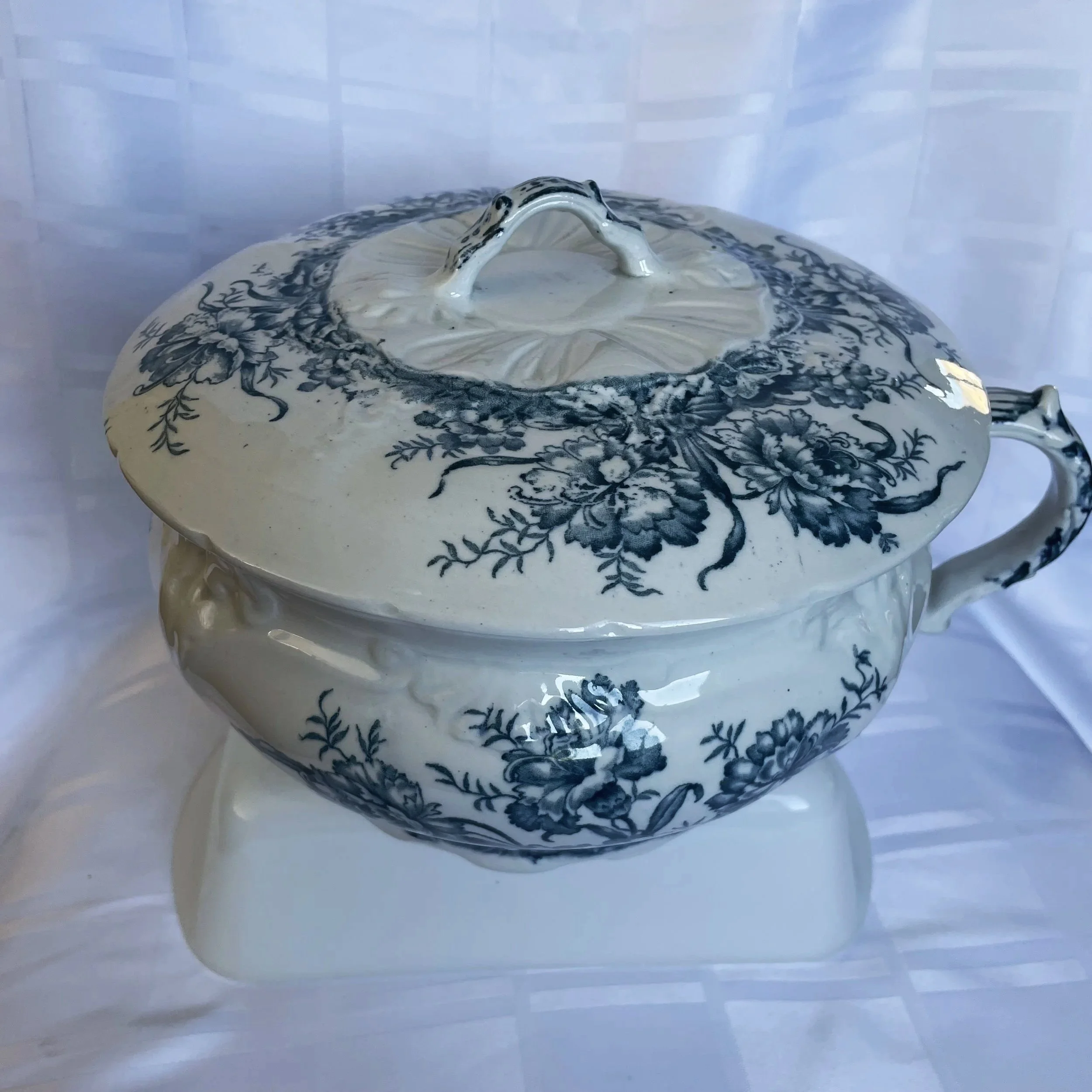 Antique+Dudson%2C+Wilcox+%26+Till+%E2%80%9CCarnation%E2%80%9D+Tureen+3.jpg