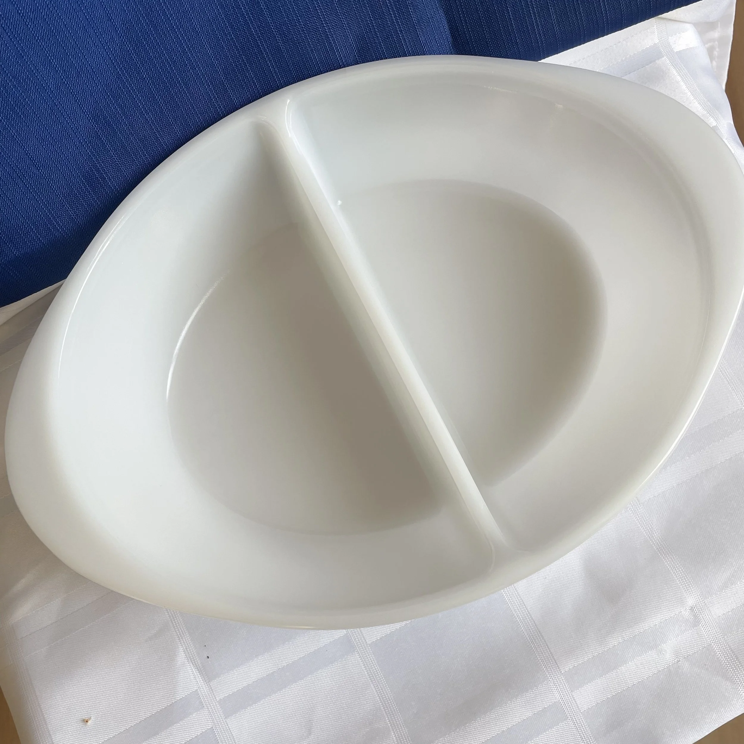 Glasbake divided oval baking dish 1.jpeg