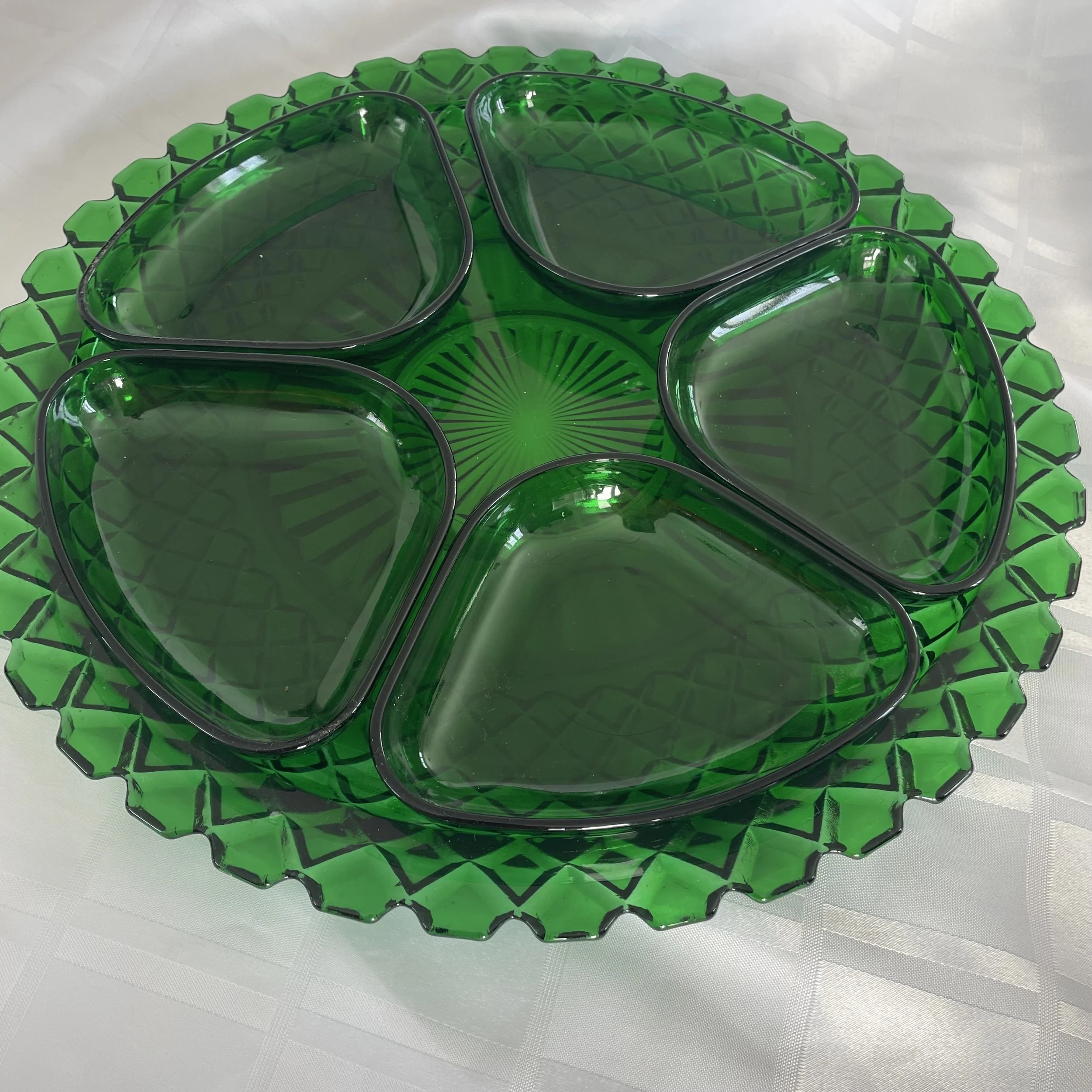 Emerald Hosting Tray 1.jpeg