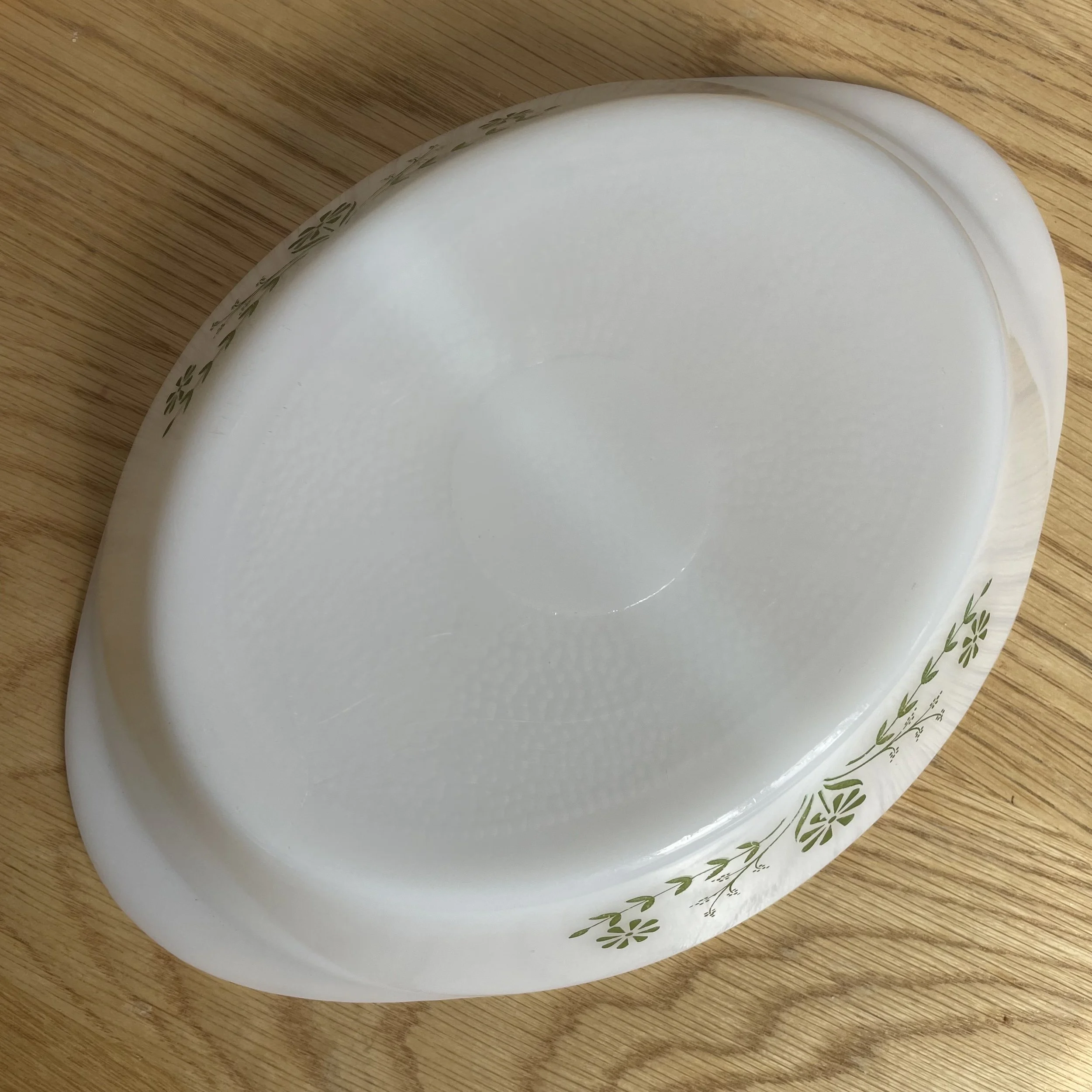 Oval Green Daisy with divider bottom.jpeg