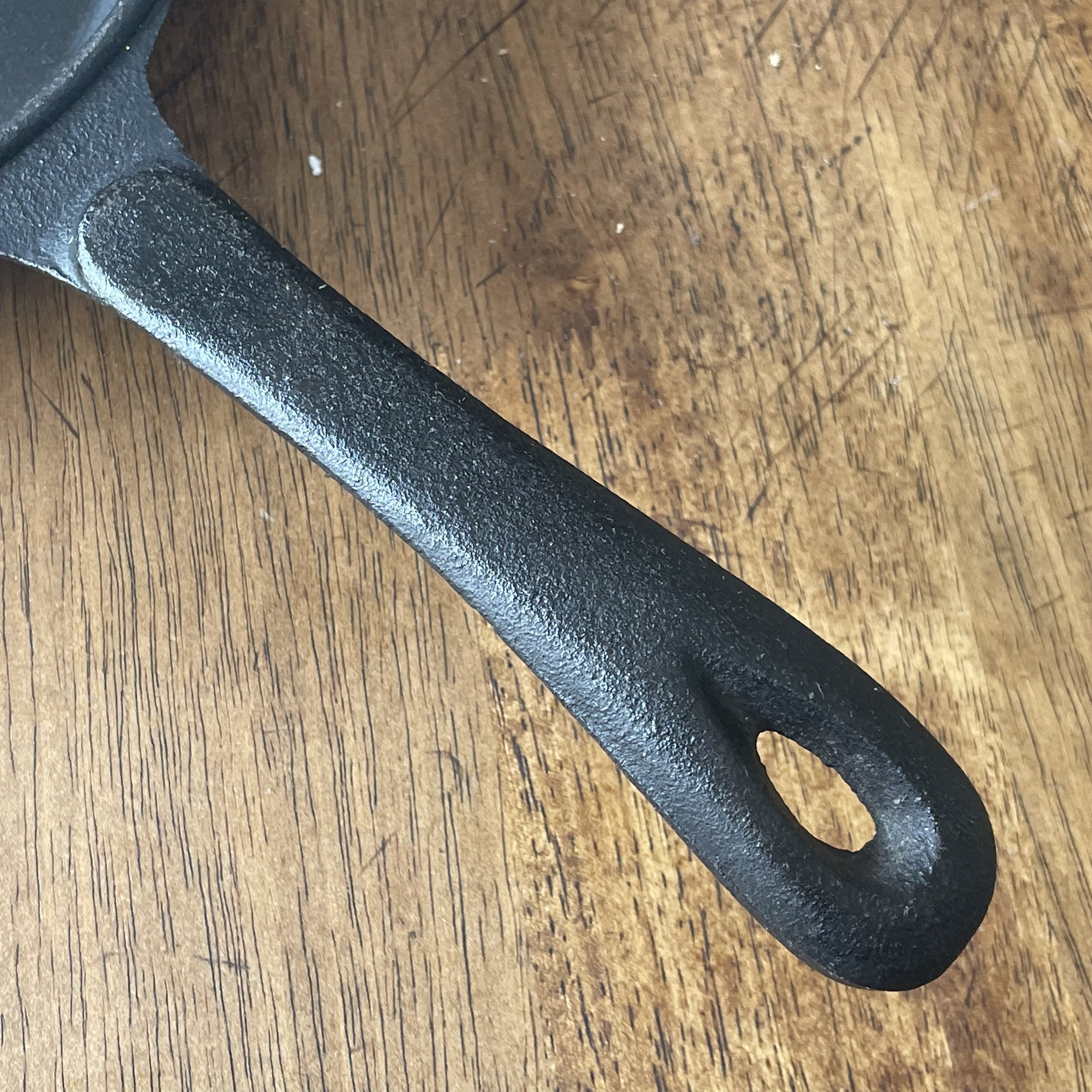 7.5-inch Cast Iron pan handle.jpeg