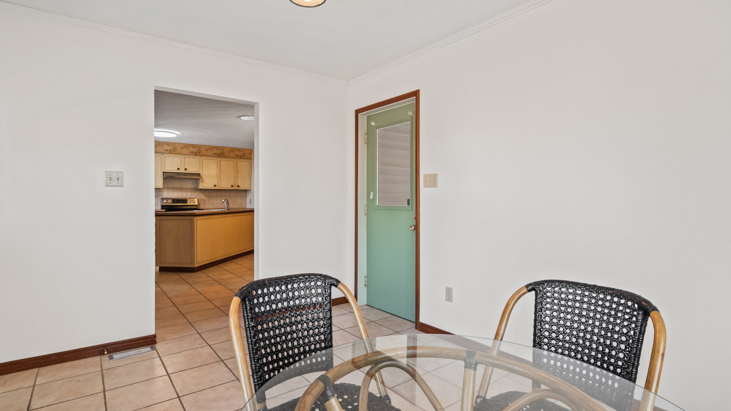 14b Sunroom and Front Entrance.jpg