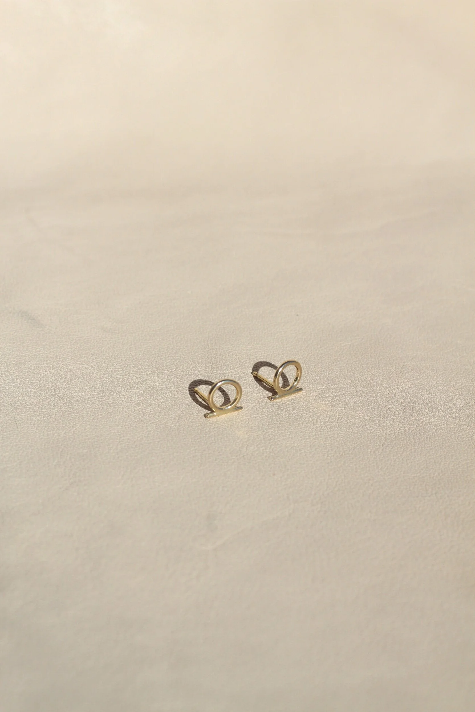 FE248D5B-4D4F-4457-8CFB-B39023C72D85