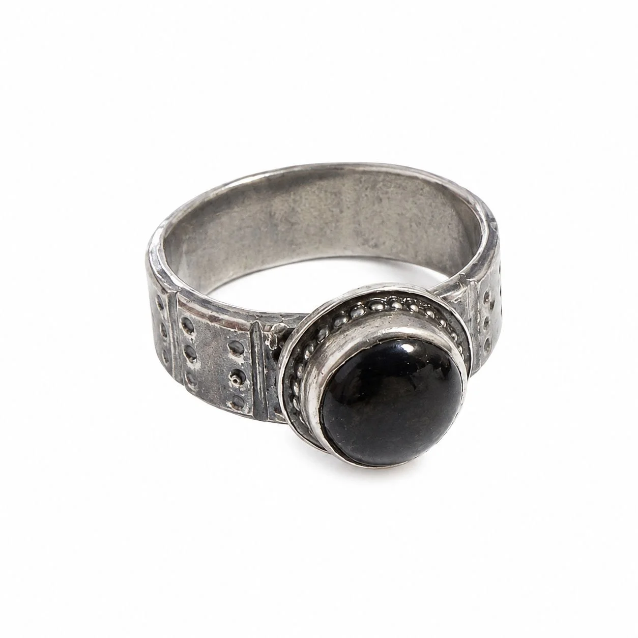 _0030_Shield - Black Stone Ring 1.jpg