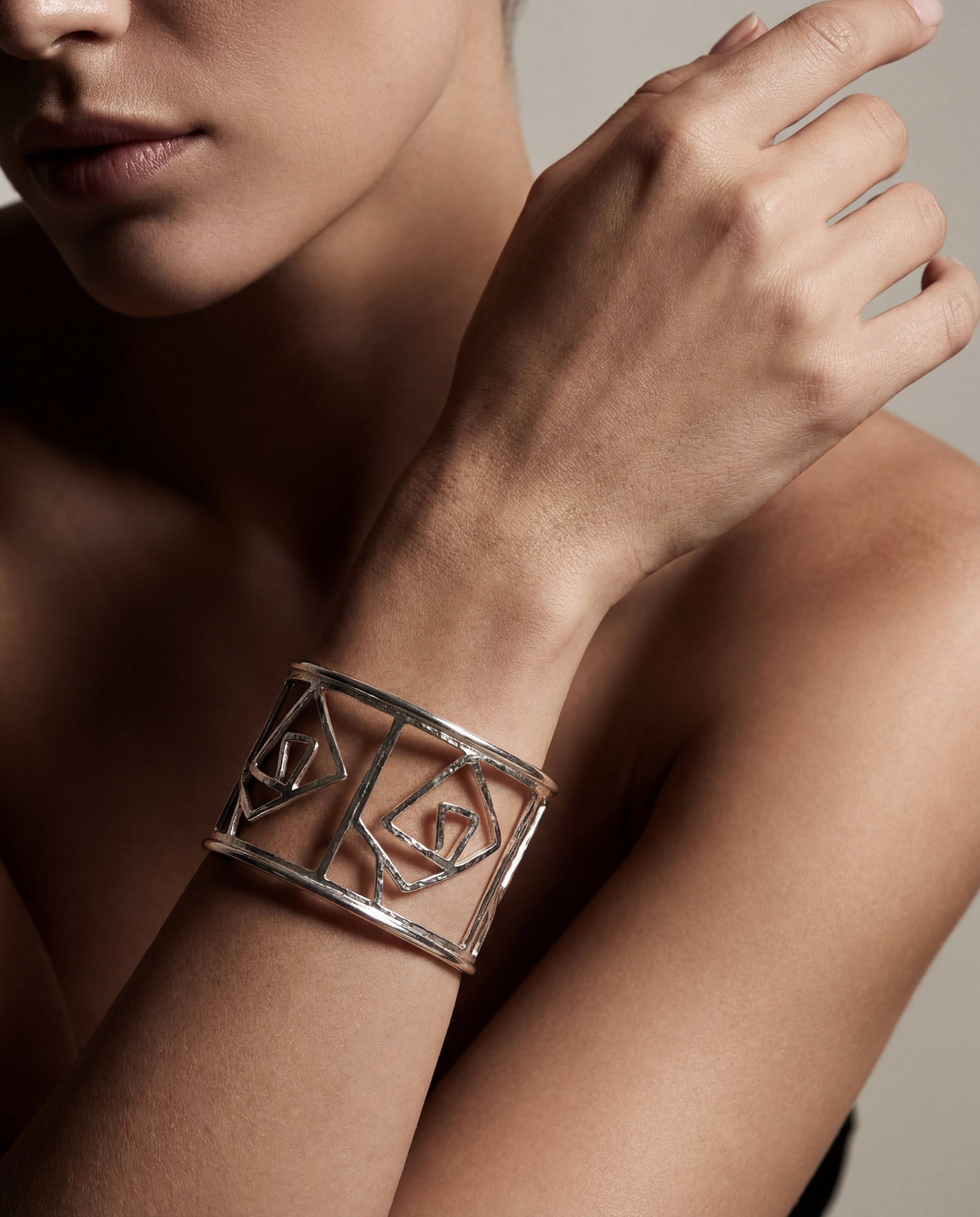Rosette Cuff.png