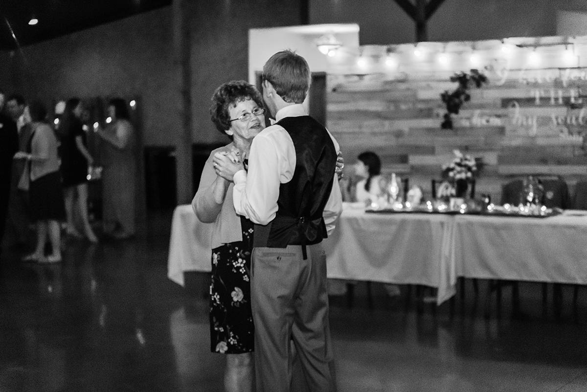 cs_dellwedding-bw-560.jpg