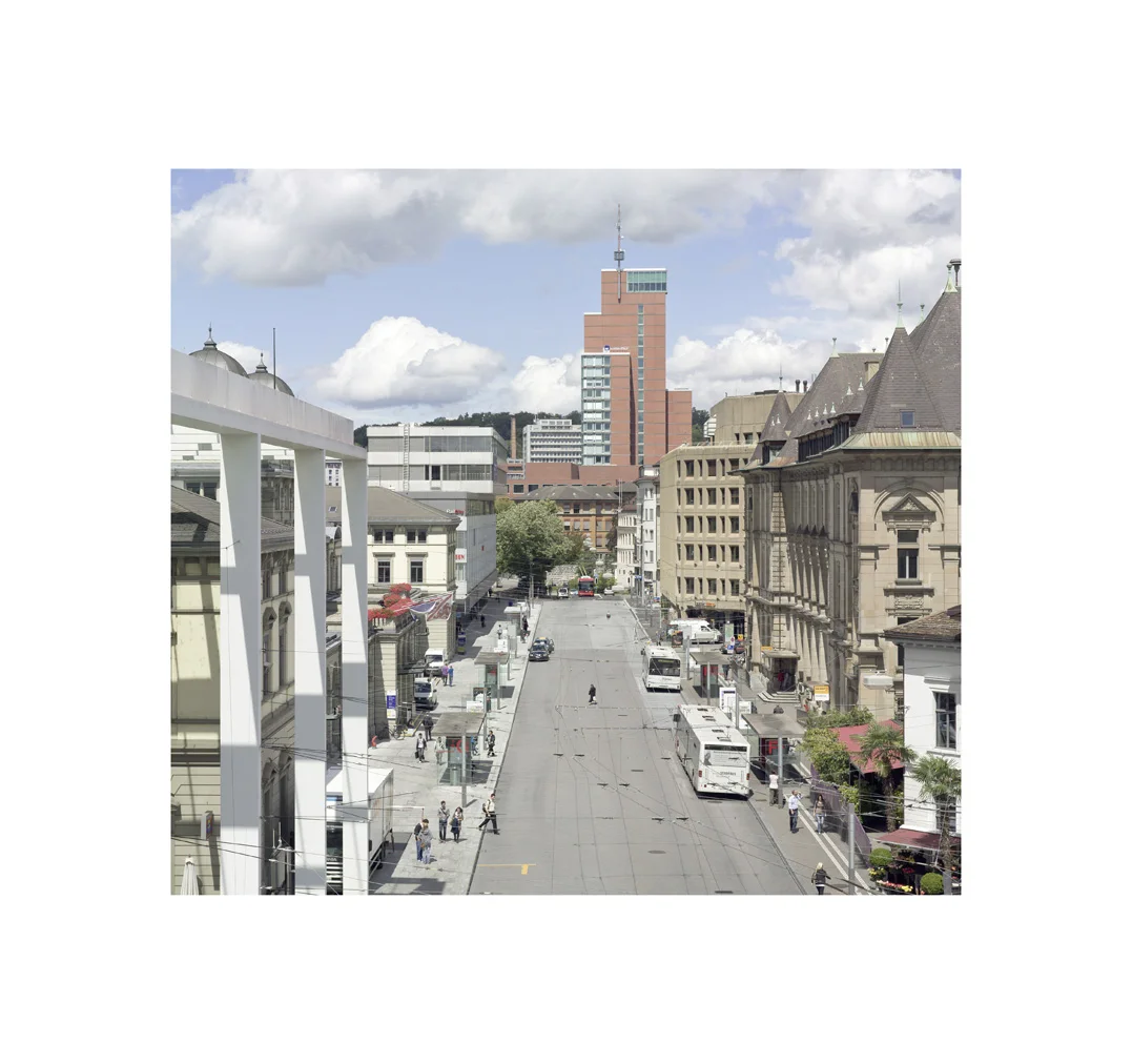 Winterthur baut – Ein Führer zur zeitgenössischen Architektur 1991-2011 von Roderick Hönig, Werner Huber, Thomas Aus der Au Edition Hochparterre 2011, 192 Seiten, 109 Fotos und Übersichtspläne, Klappenbroschur. Abmessungen: 10,4 x 18,7 cm, ISBN 978-3-909928-13-2 www.hochparterre.ch weitere Bilder