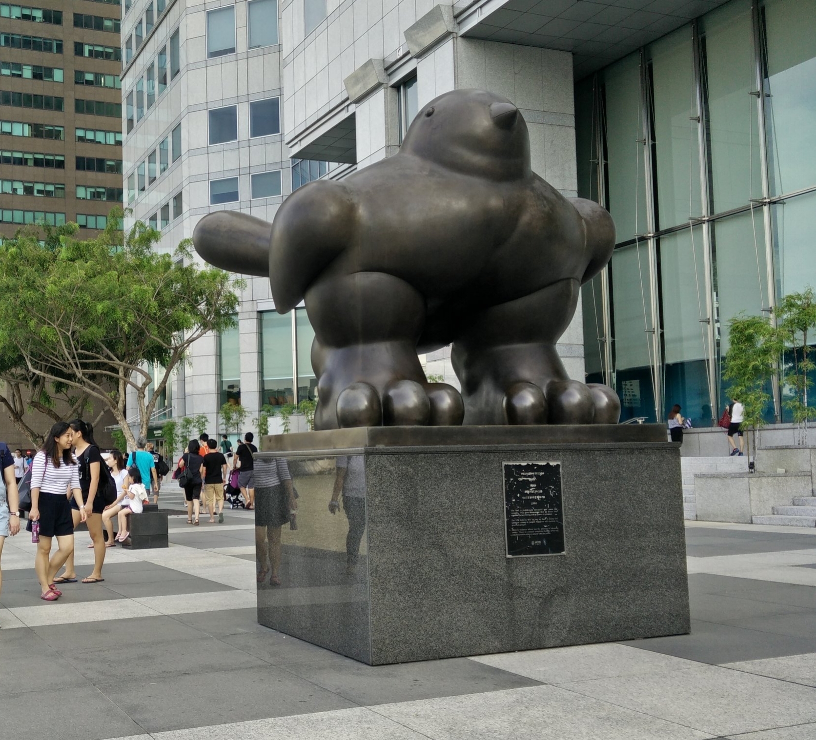 Known by locals as the fat bird, the sculpture is called just Bird, from 1990, by the famous Spanish artist Fernando Botero. Sponsored by t he bank next to it, UOB , the work is described on the plate as a symbol of joy of living and the power of optimism. "As long as there is peace and optimism among its people, Singapore will continue to grow and prosper"