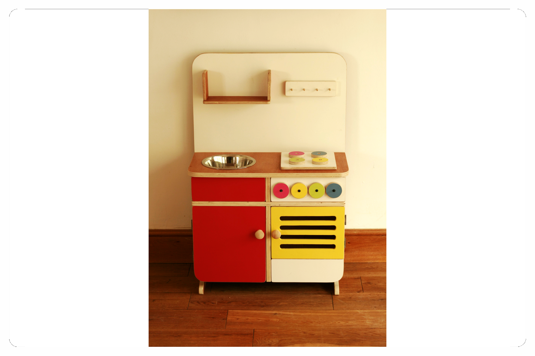 Small kitchen 4.png