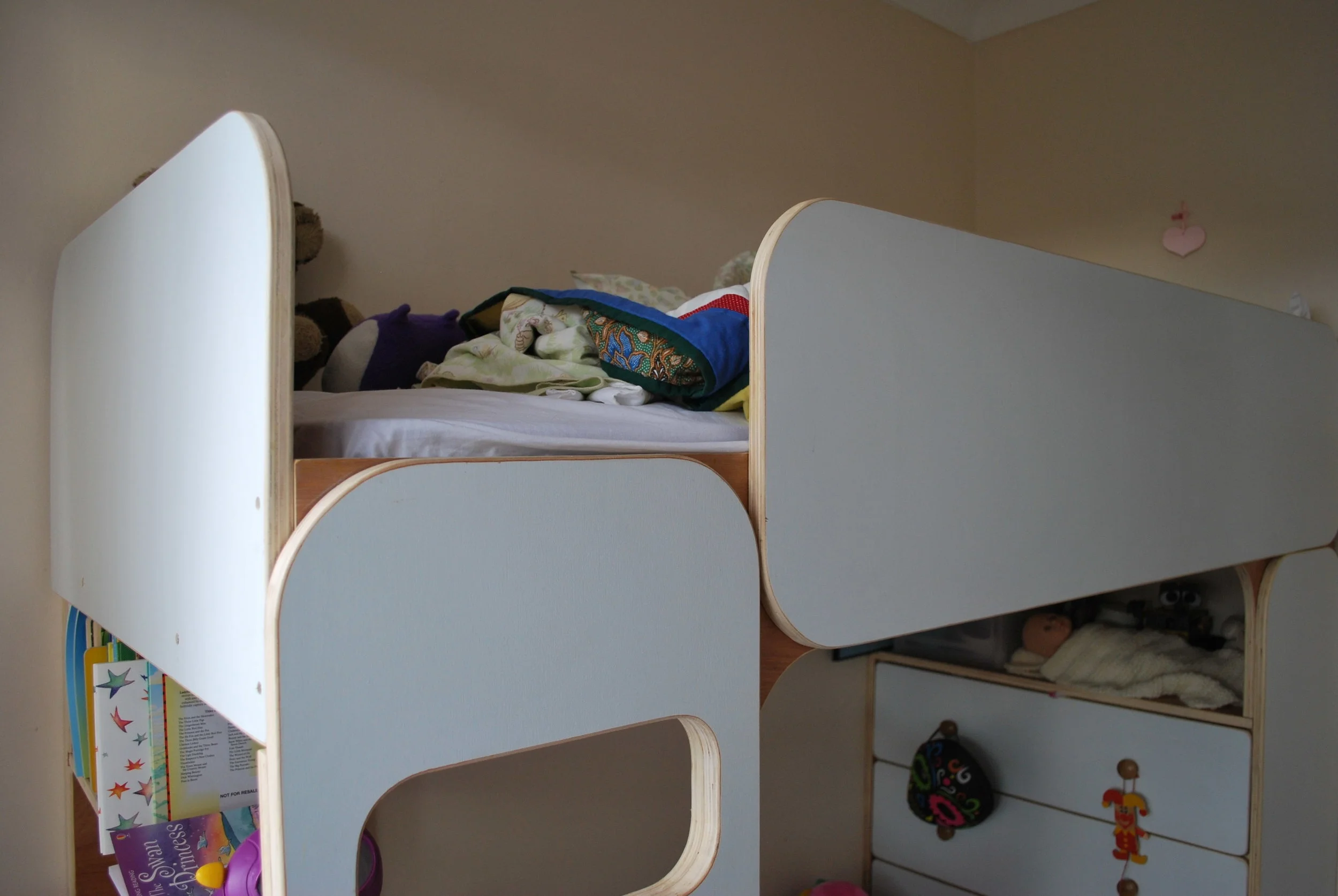 Bespoke bed 1.JPG