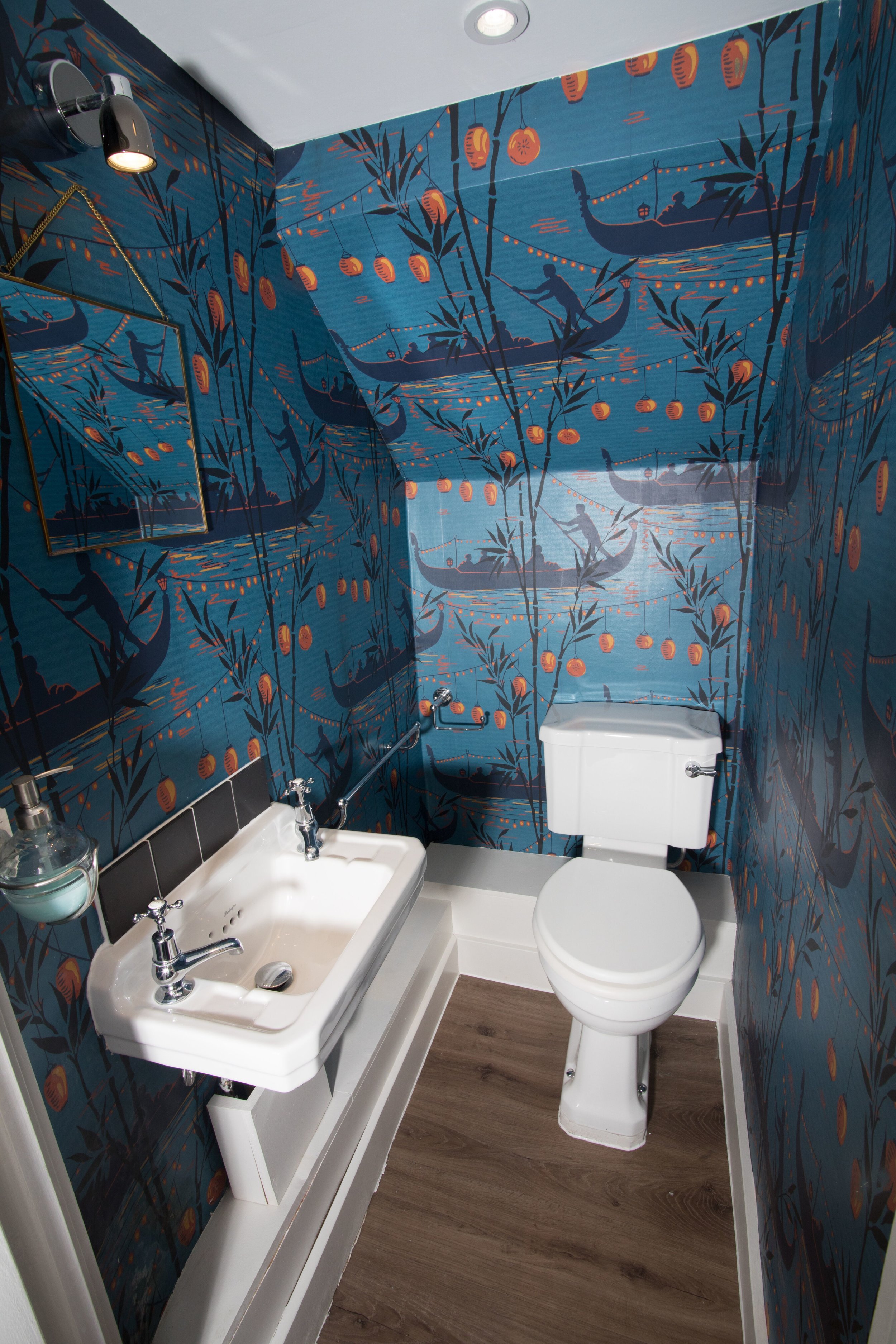 Downstairs toilet 1.jpg