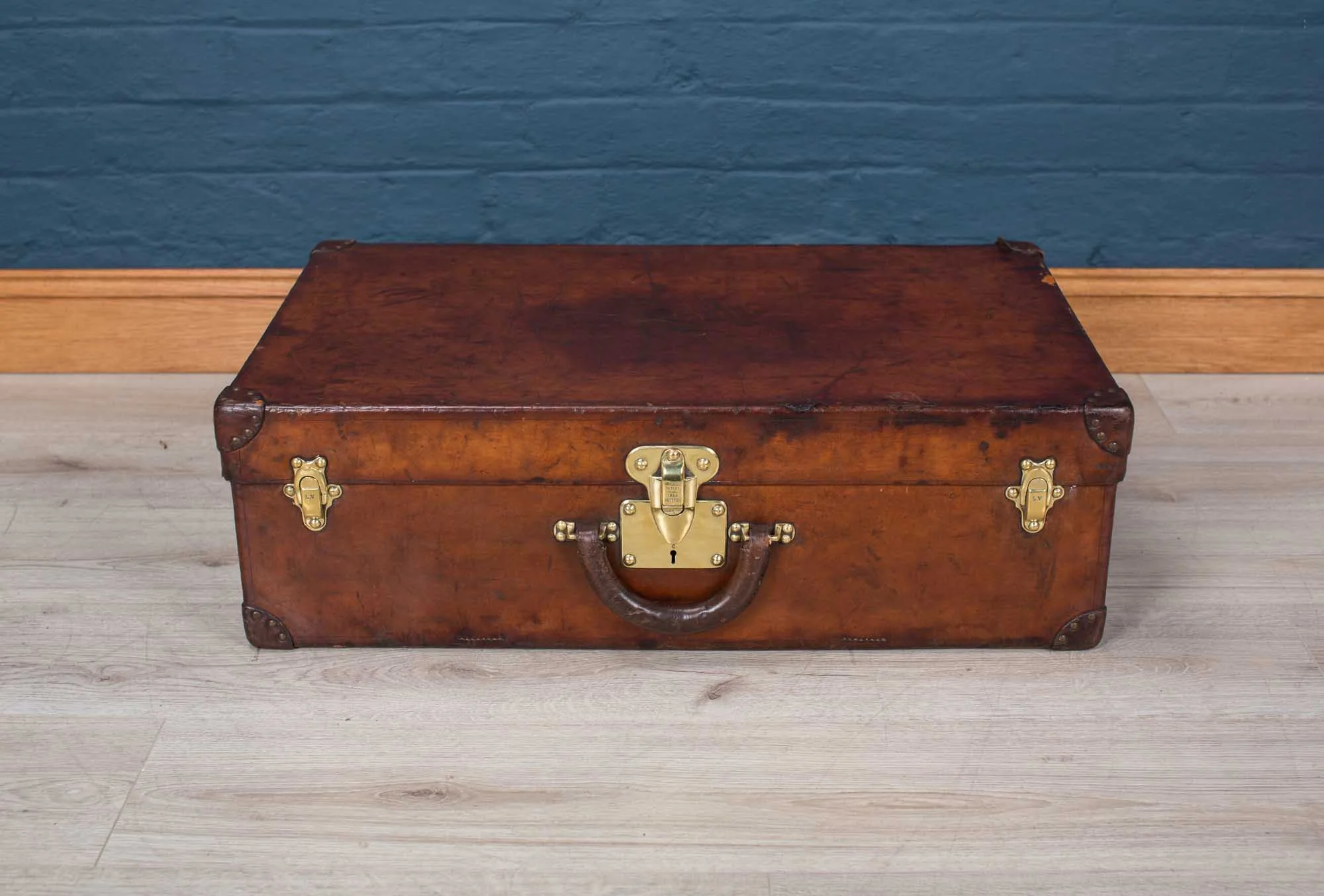 Louis Vuitton suitcase in natural cow hide, circa 1900