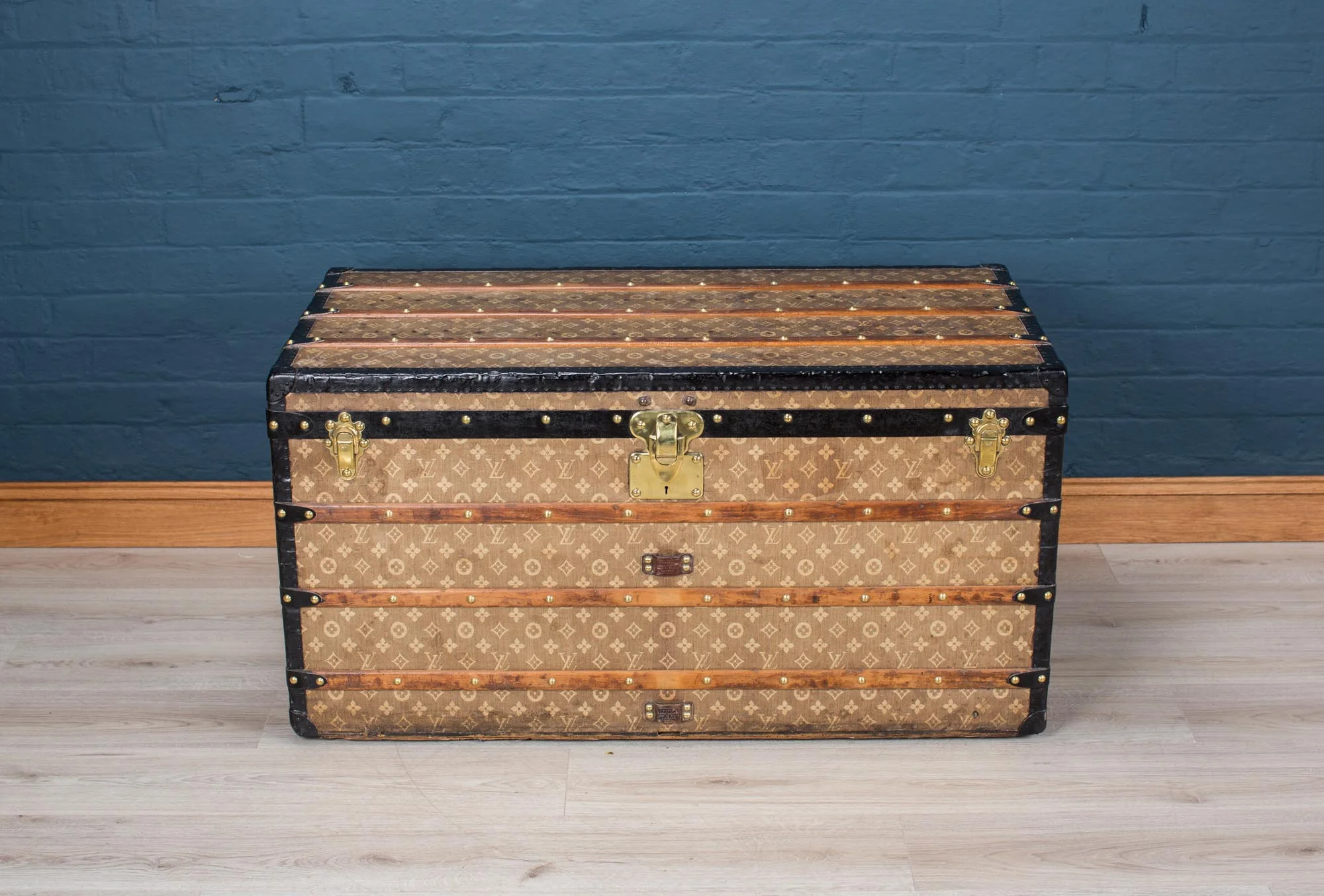 Exceptional woven canvas steamer trunk by Louis Vuitton, circa 1896