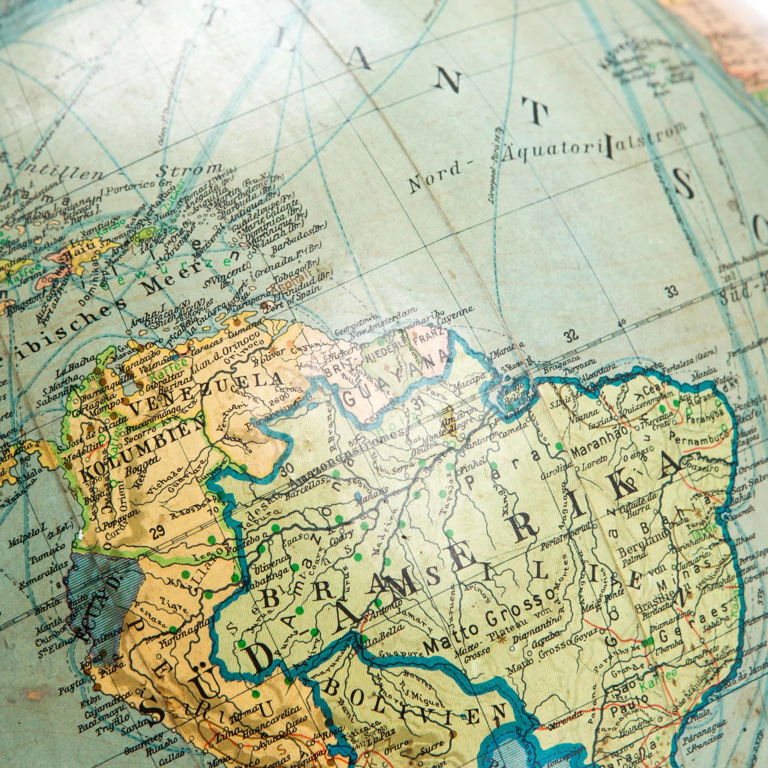 GLOBE_01-3.jpg