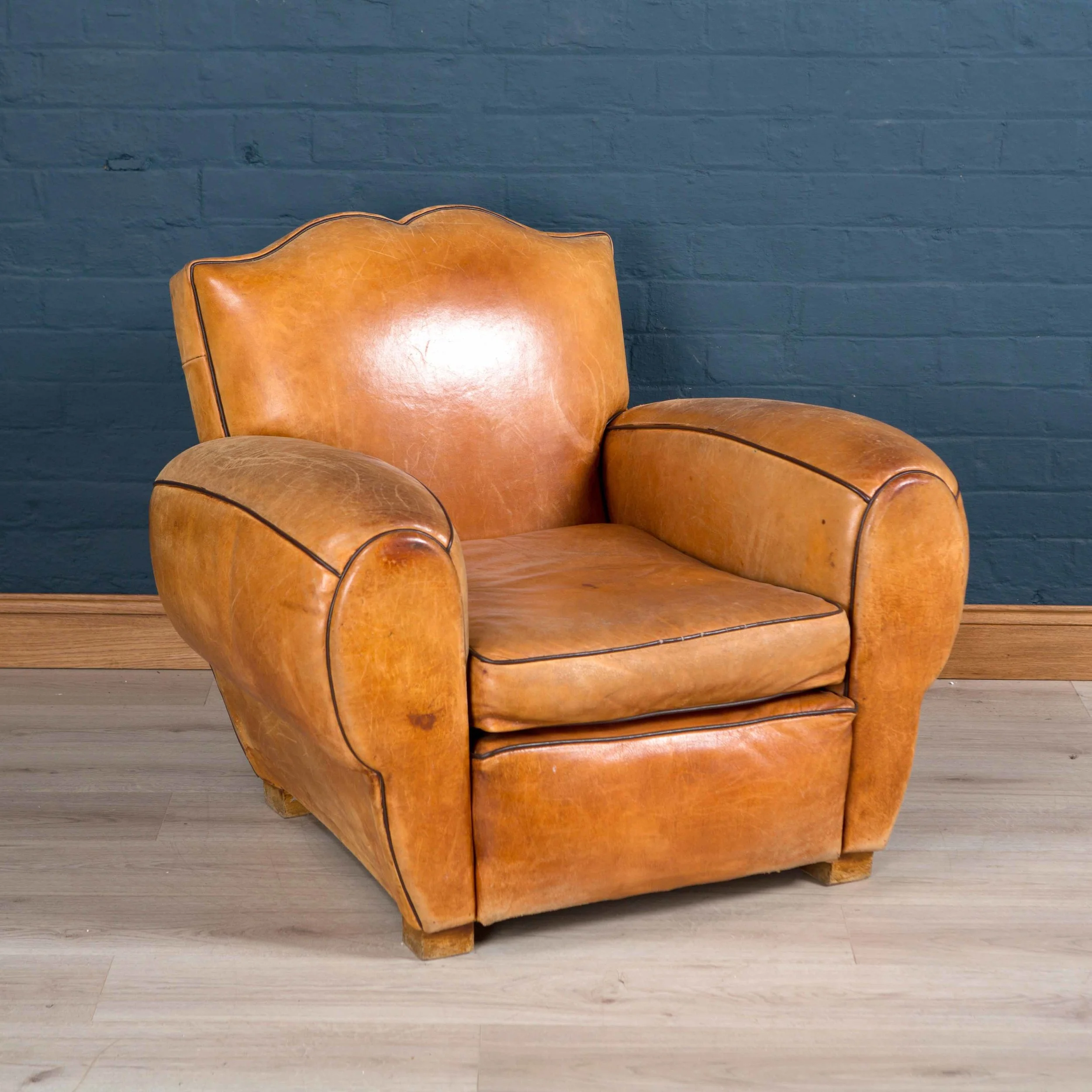 MUSTACHE_CHAIR_01-1.jpg