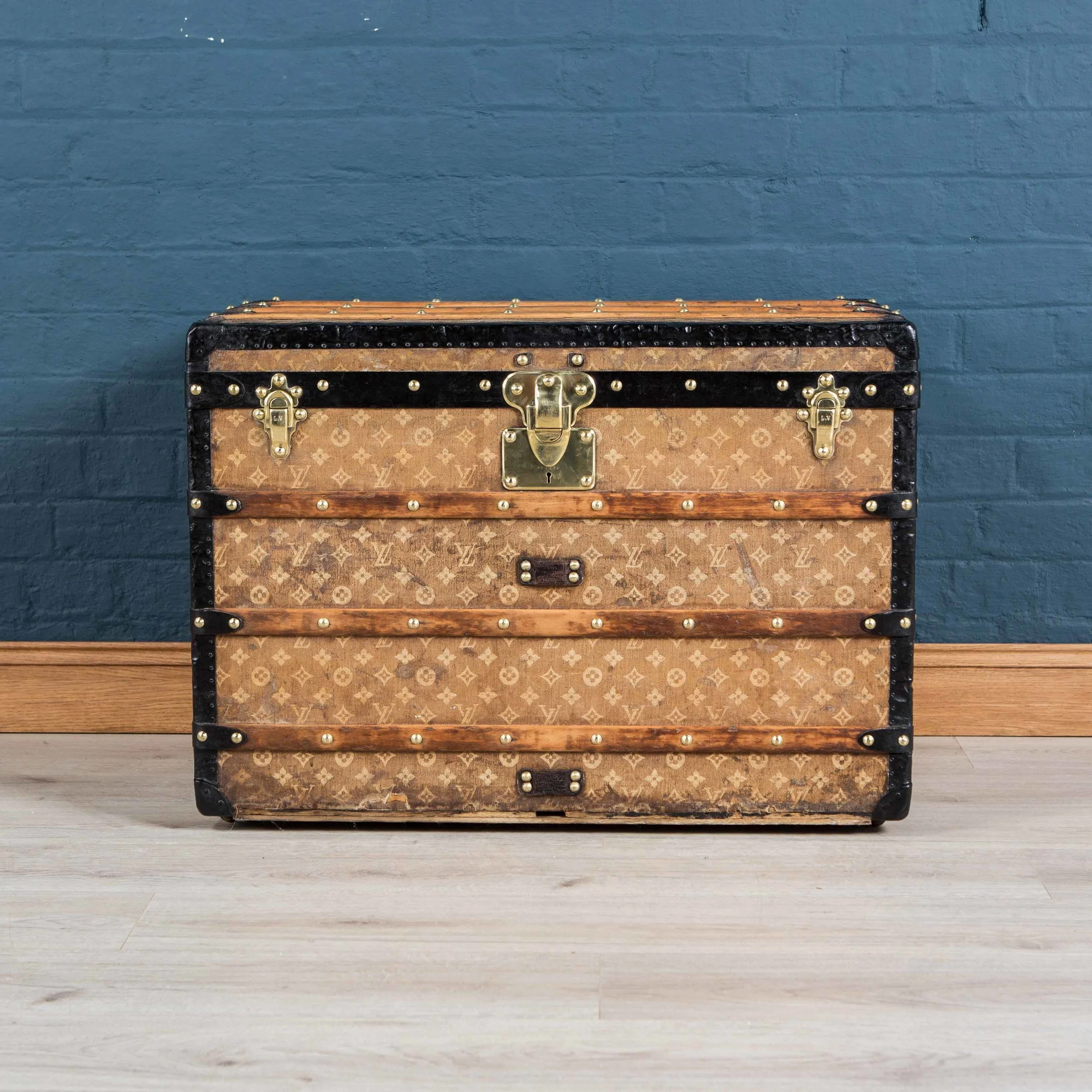 A Louis Vuitton trunk in woven canvas, France, late 19th century