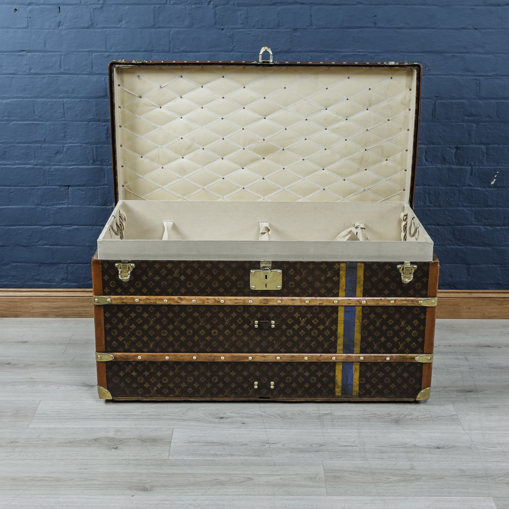 1900s Louis Vuitton Cowhide Leather Courier Trunk – ILWT - In Luxury We  Trust