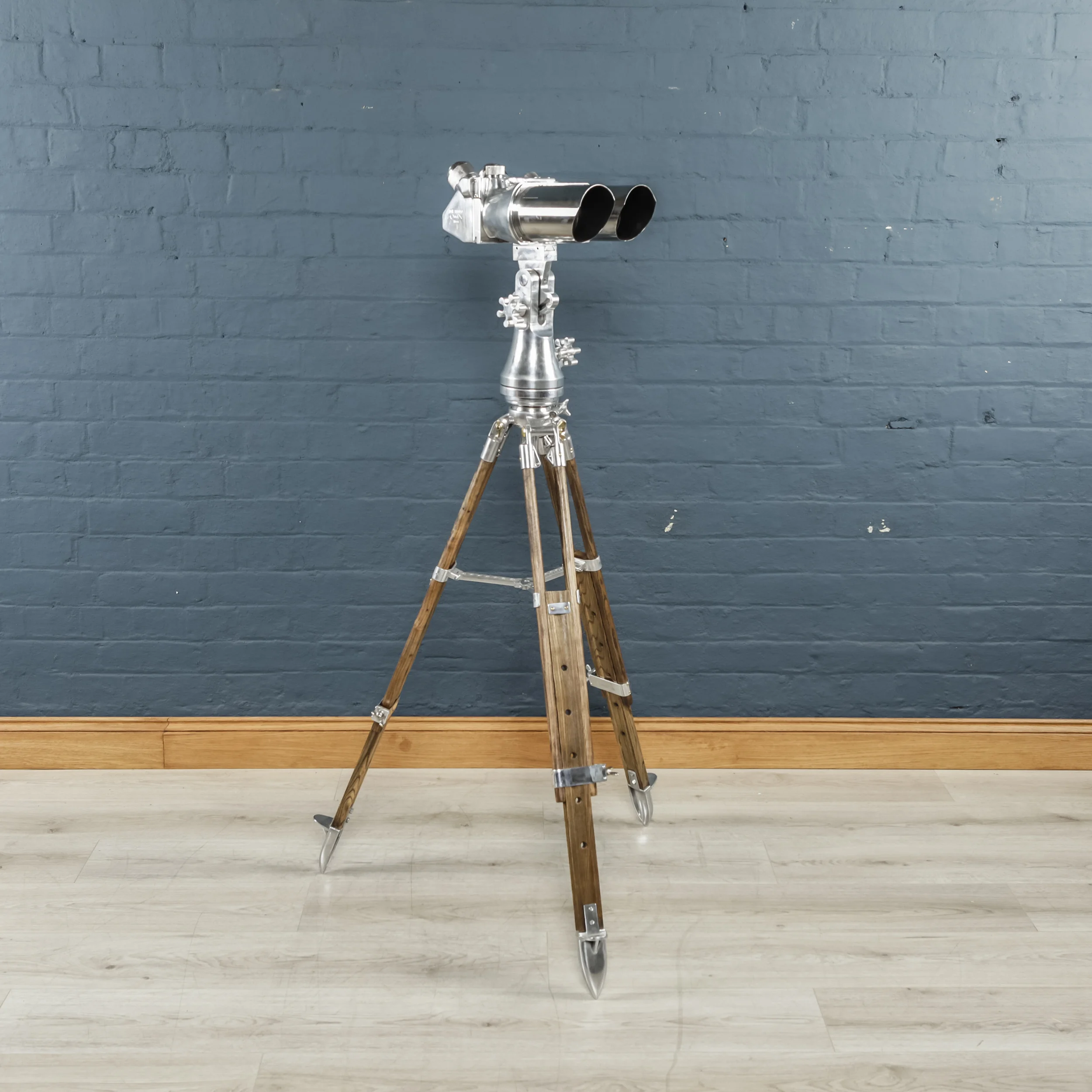 Binoculars-1.jpg