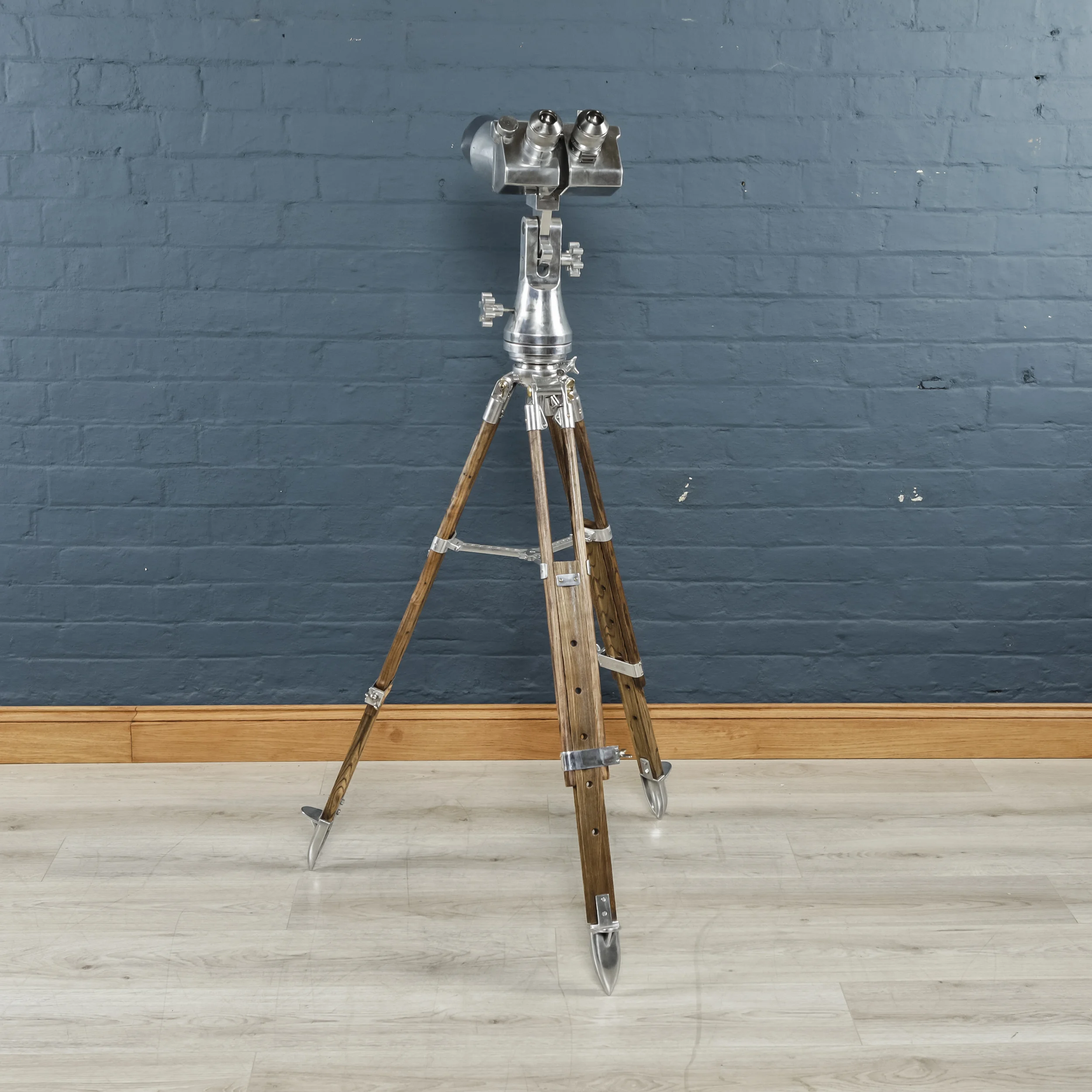 Binoculars-3.jpg