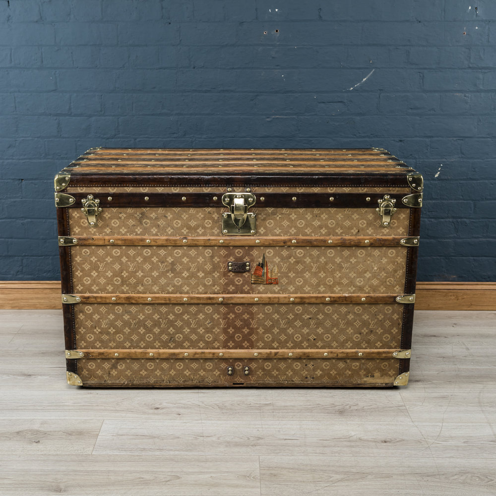An extra large Louis Vuitton trunk (Malle Haute) in woven canvas