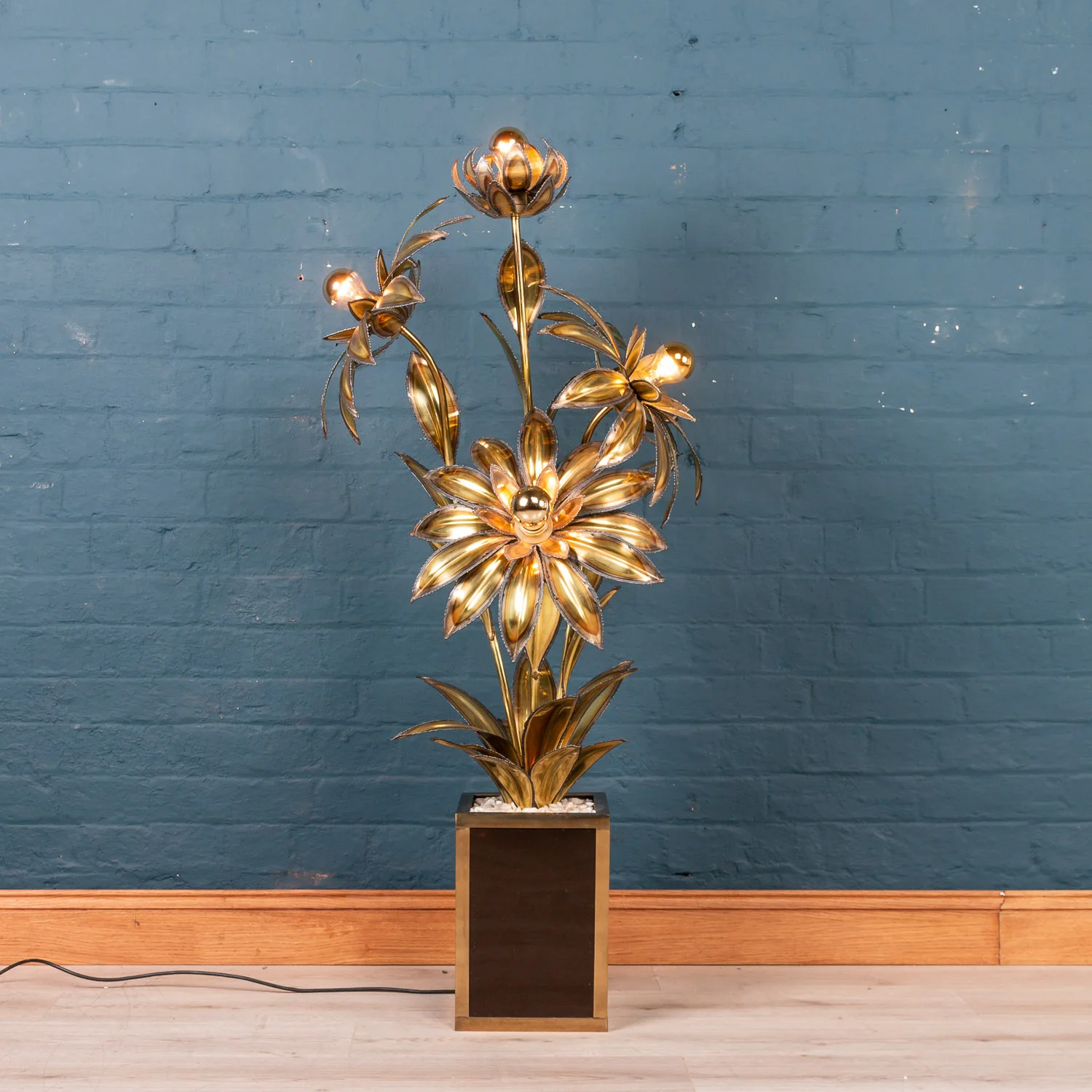 Wonderful late 20th century floor or side lamp, Maison Jansen, France