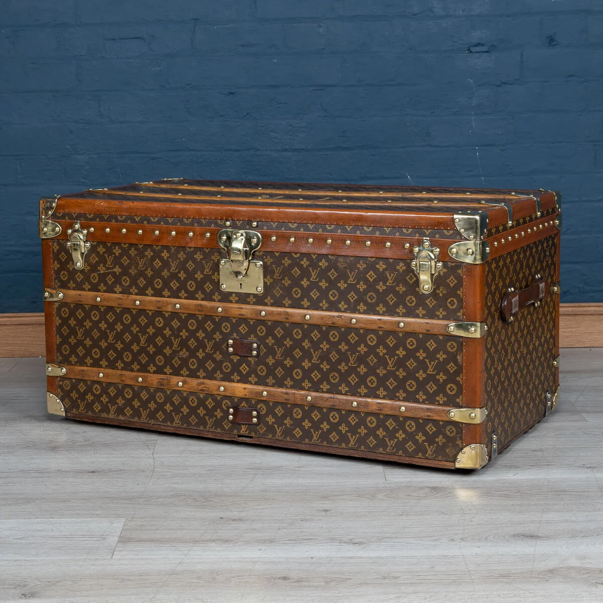 A Louis Vuitton courier trunk in monogram canvas, France, circa 1940