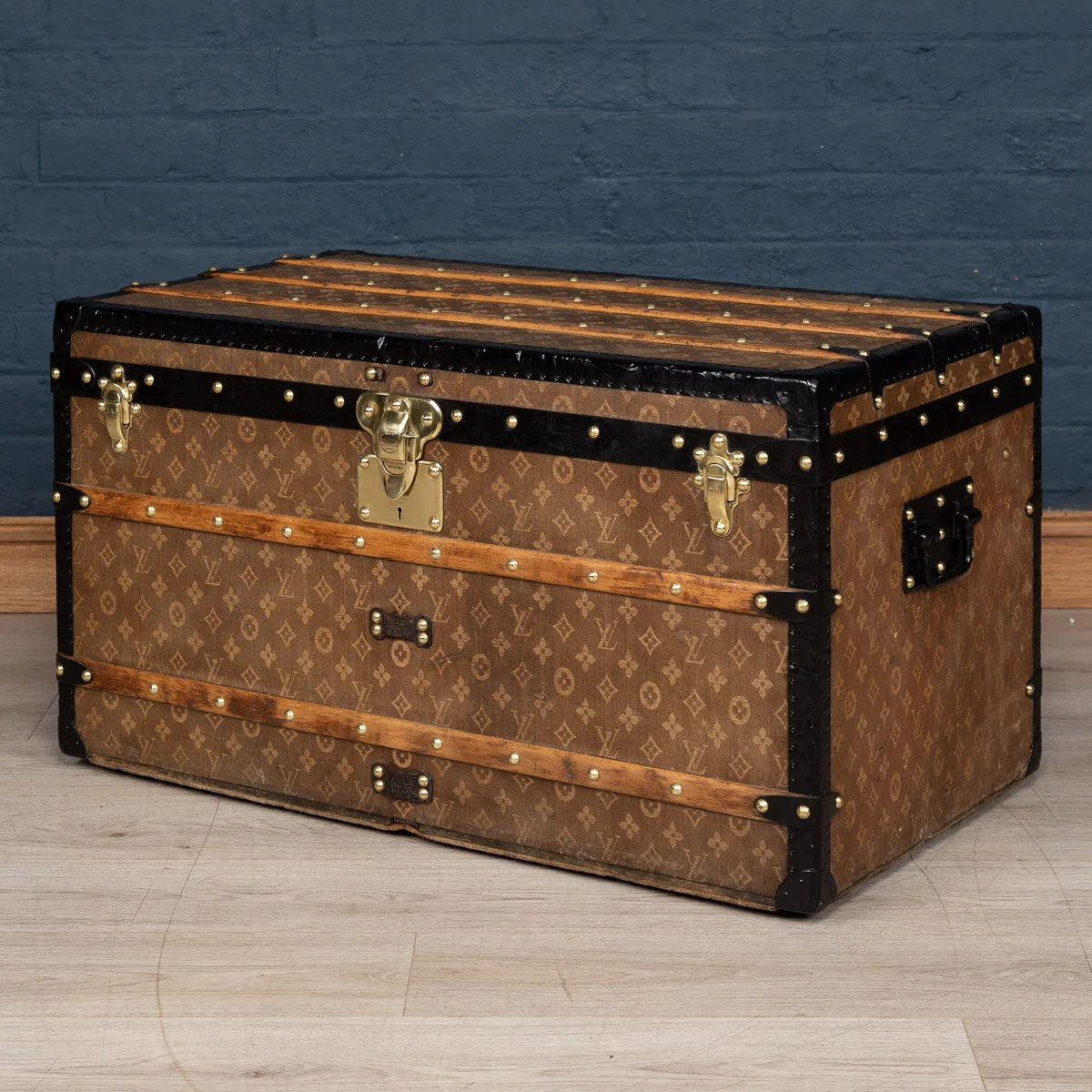 A Louis Vuitton trunk in woven canvas, France, late 19th century