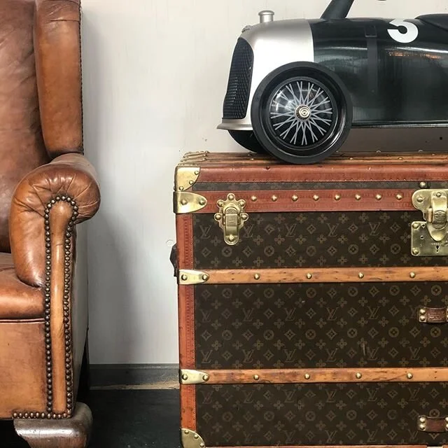 New showroom now open by appointment, come and view the weird, the wonderful and the rare all in one open plan space. For a taste of the exceptional please visit www.alessiolorenzi.com &bull;
&bull;
&bull;
&bull;
#vuitton #vuittontrunk #louisvuittont