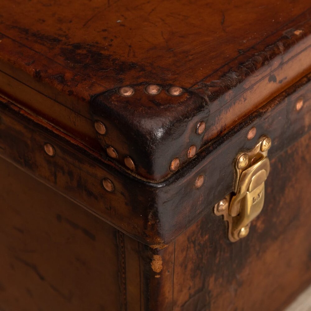 1900s Louis Vuitton Cowhide Leather Courier Trunk – ILWT - In