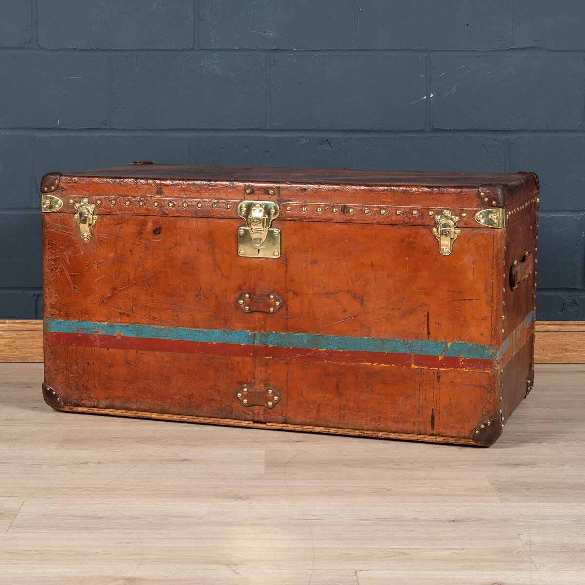 A Louis Vuitton courier trunk in natural cow hide, France, circa 1930