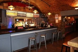 Live @ Aire Bar, Leeds