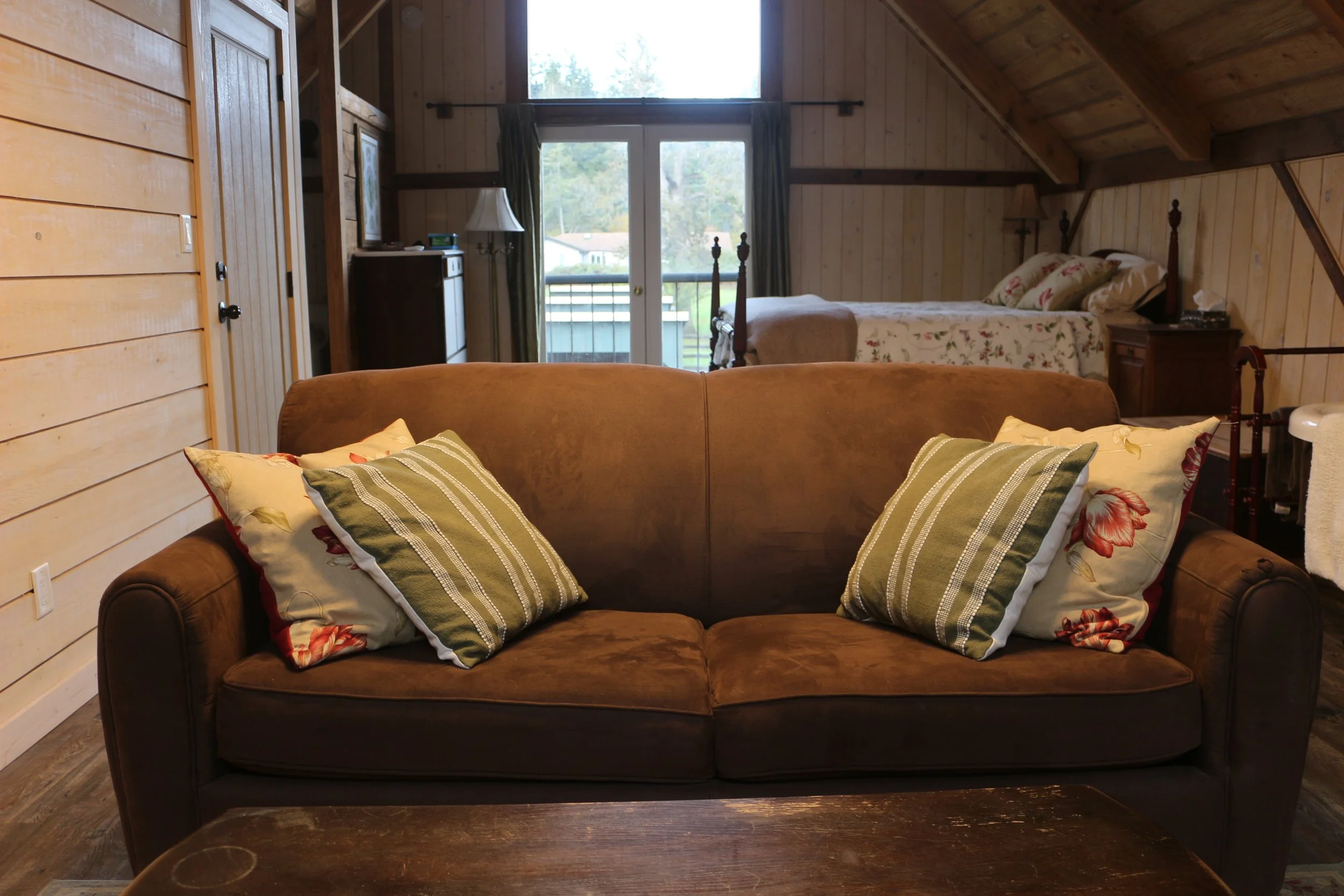 Barn interior, Loft guest suite photo 2.JPG