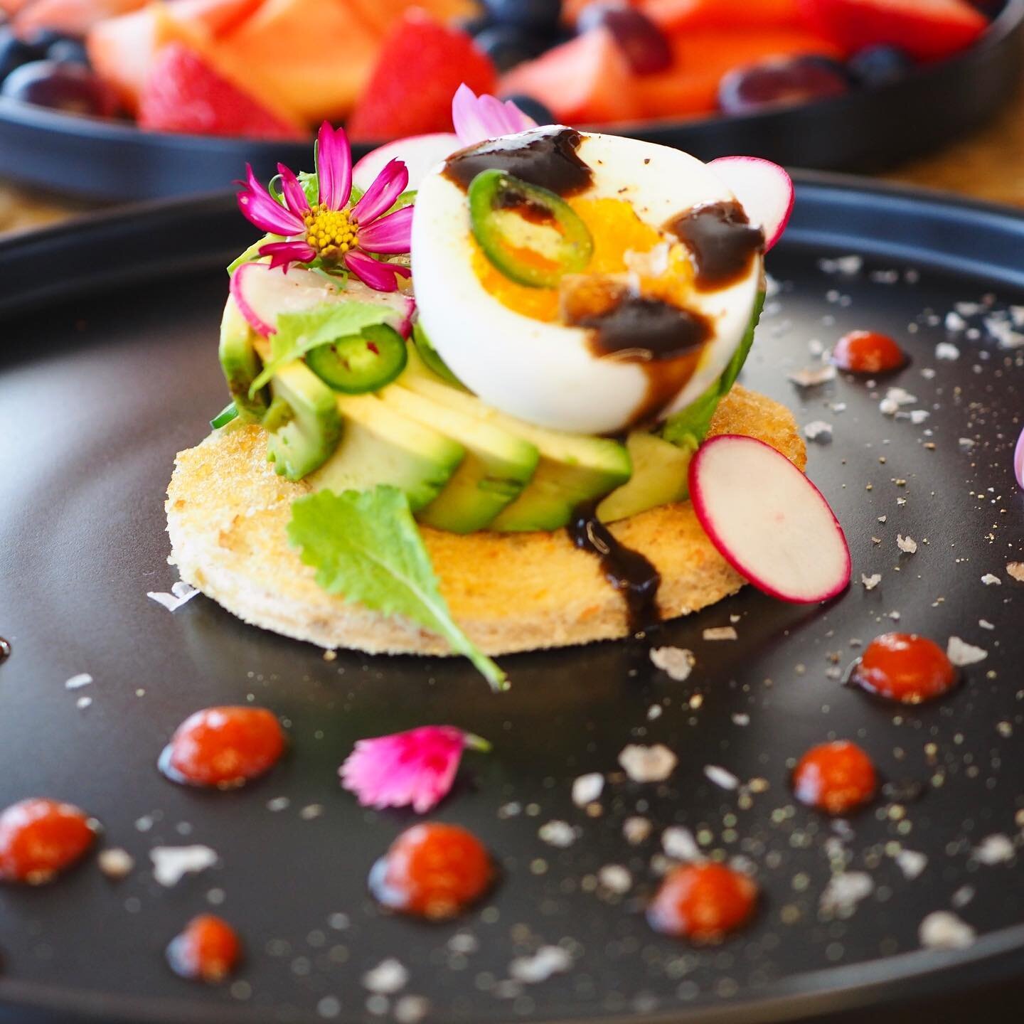Sometimes I wake up and like to get fancy.
#brunch π₯π³π₯π§
Avocado Toast with Soft Boiled Egg, Radish, Jalapeño, Smoked Sea Salt, Curly Mustard, Kanzuri Black Garlic Sauce
#avocadotoast #avocado #yachtlife #yachtieworld #yachtchefjobs #yac